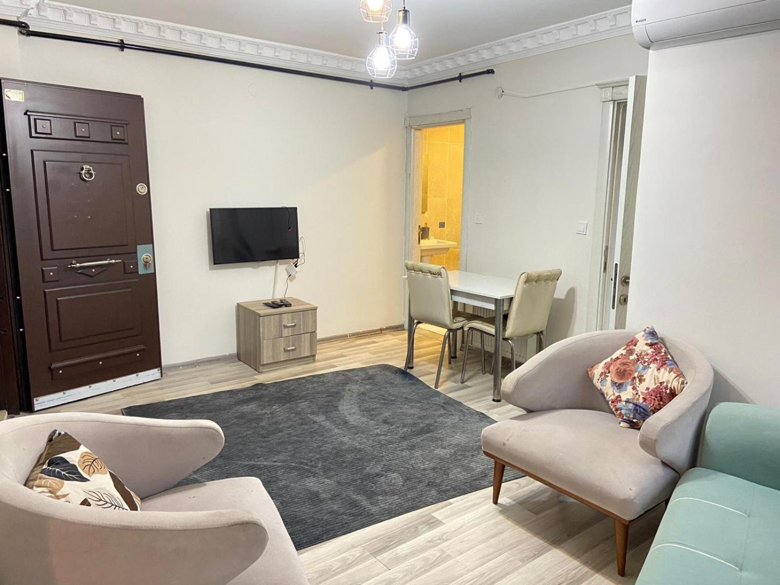 Deluxe King Suite photo 3