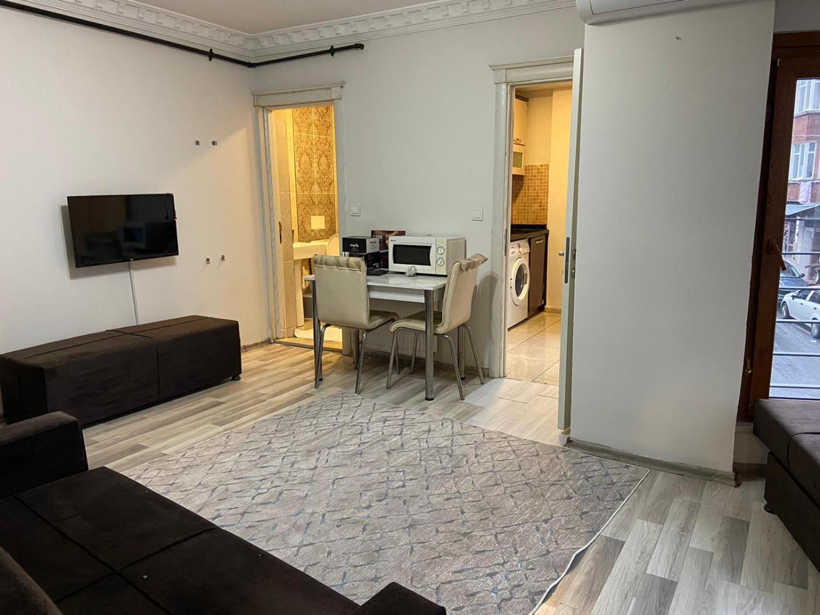 Deluxe Queen Suite photo 2