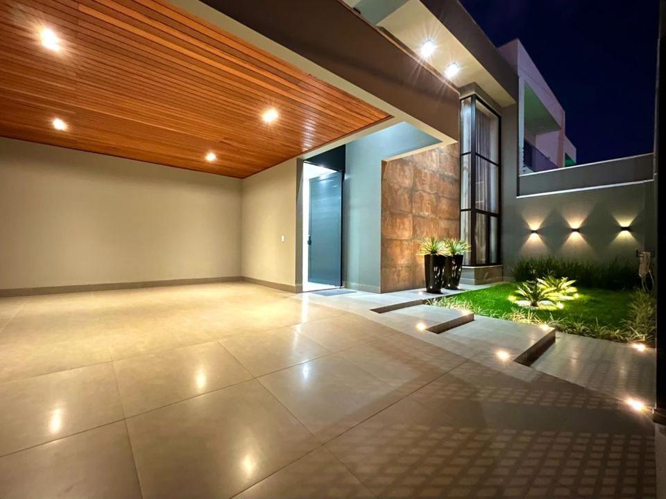 Three-Bedroom House photo 3