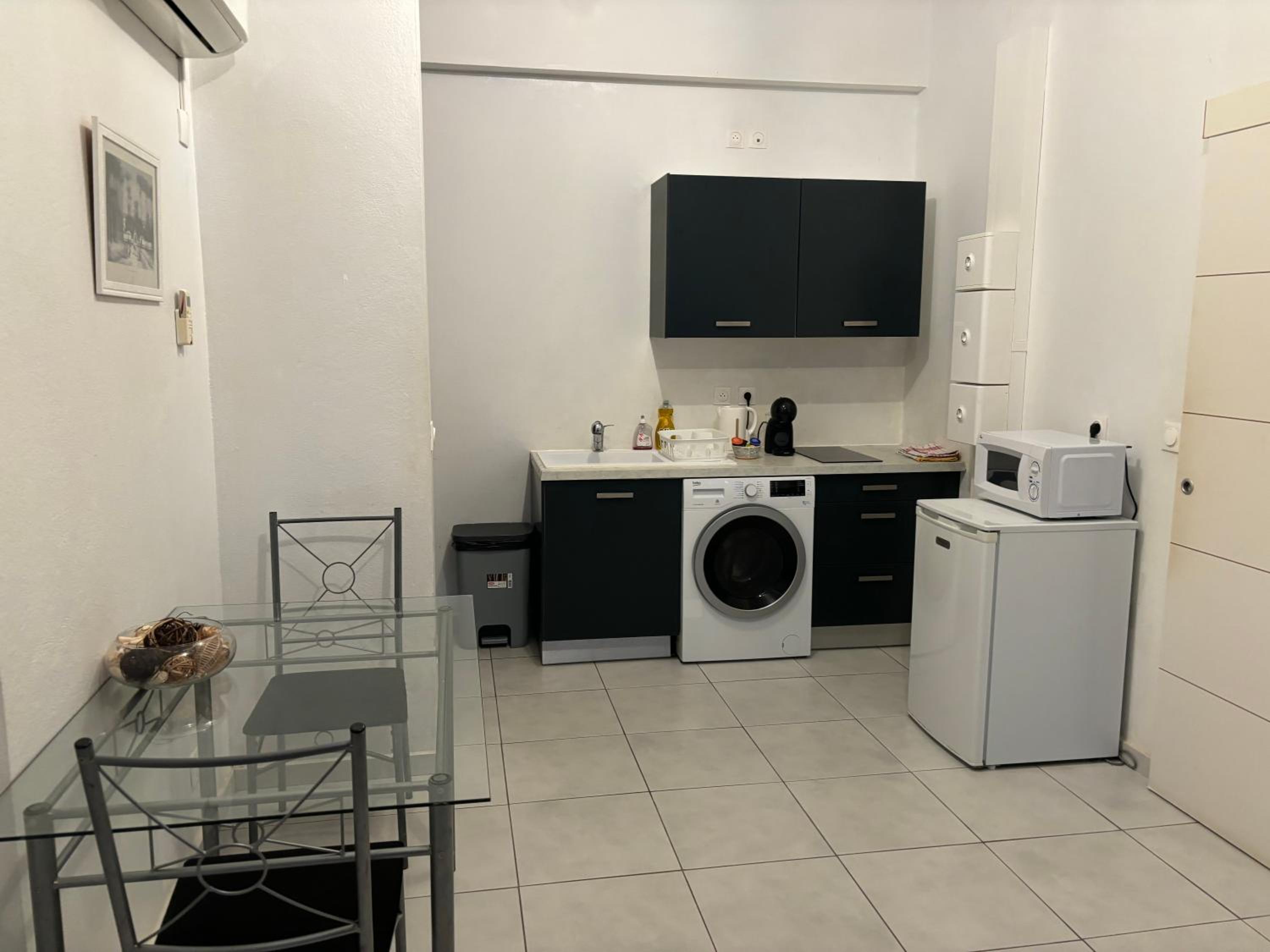 Apartment photo 2