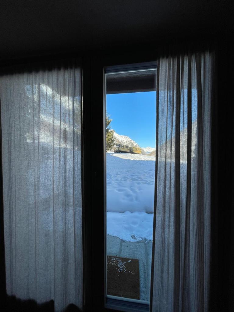 King Room with Mountain View photo 2