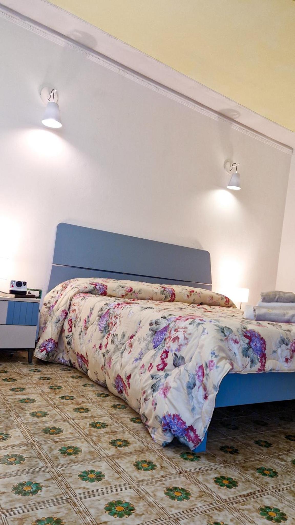 Double Room With Shared Bathroom photo 1
