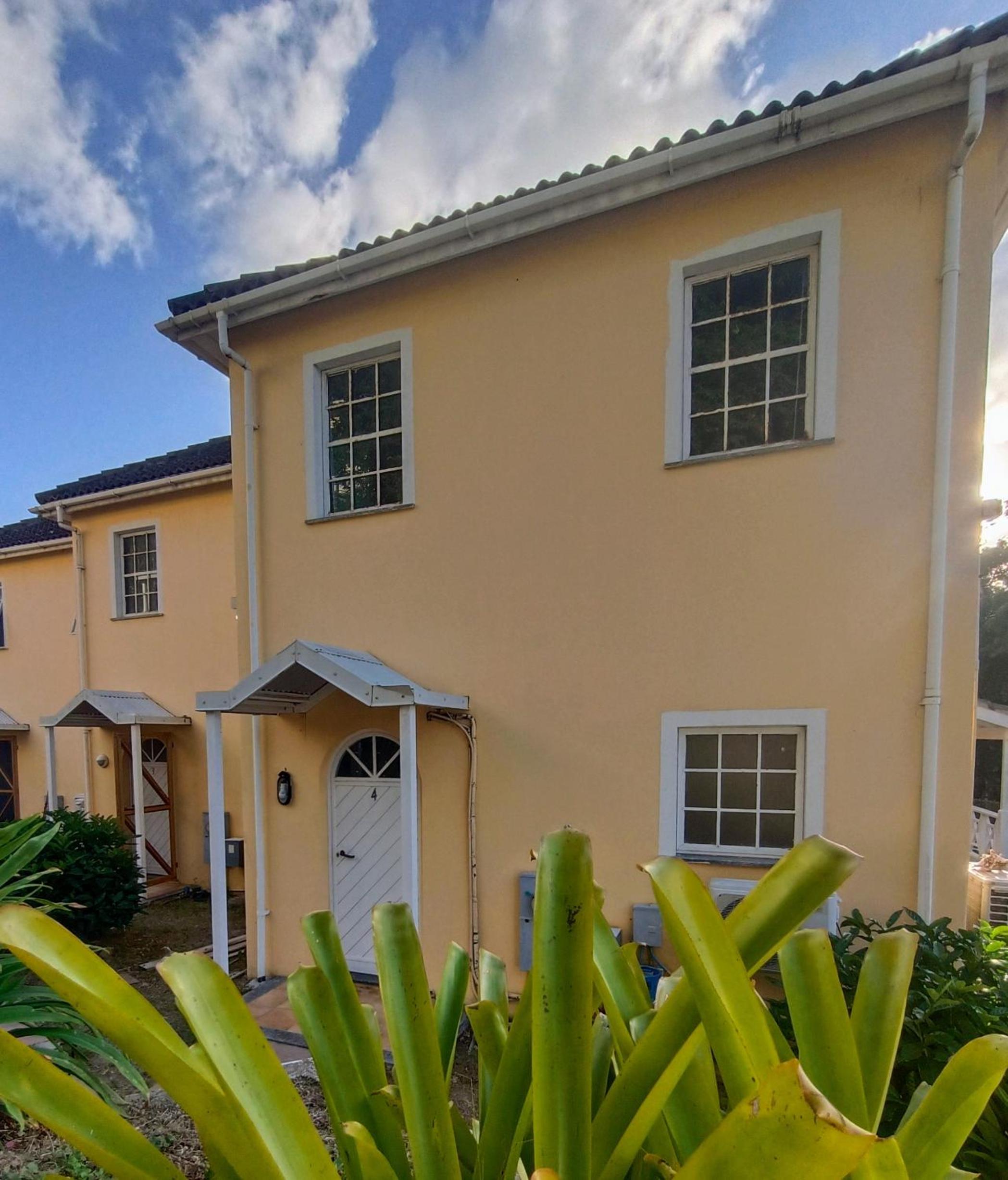 Three-Bedroom House photo 2