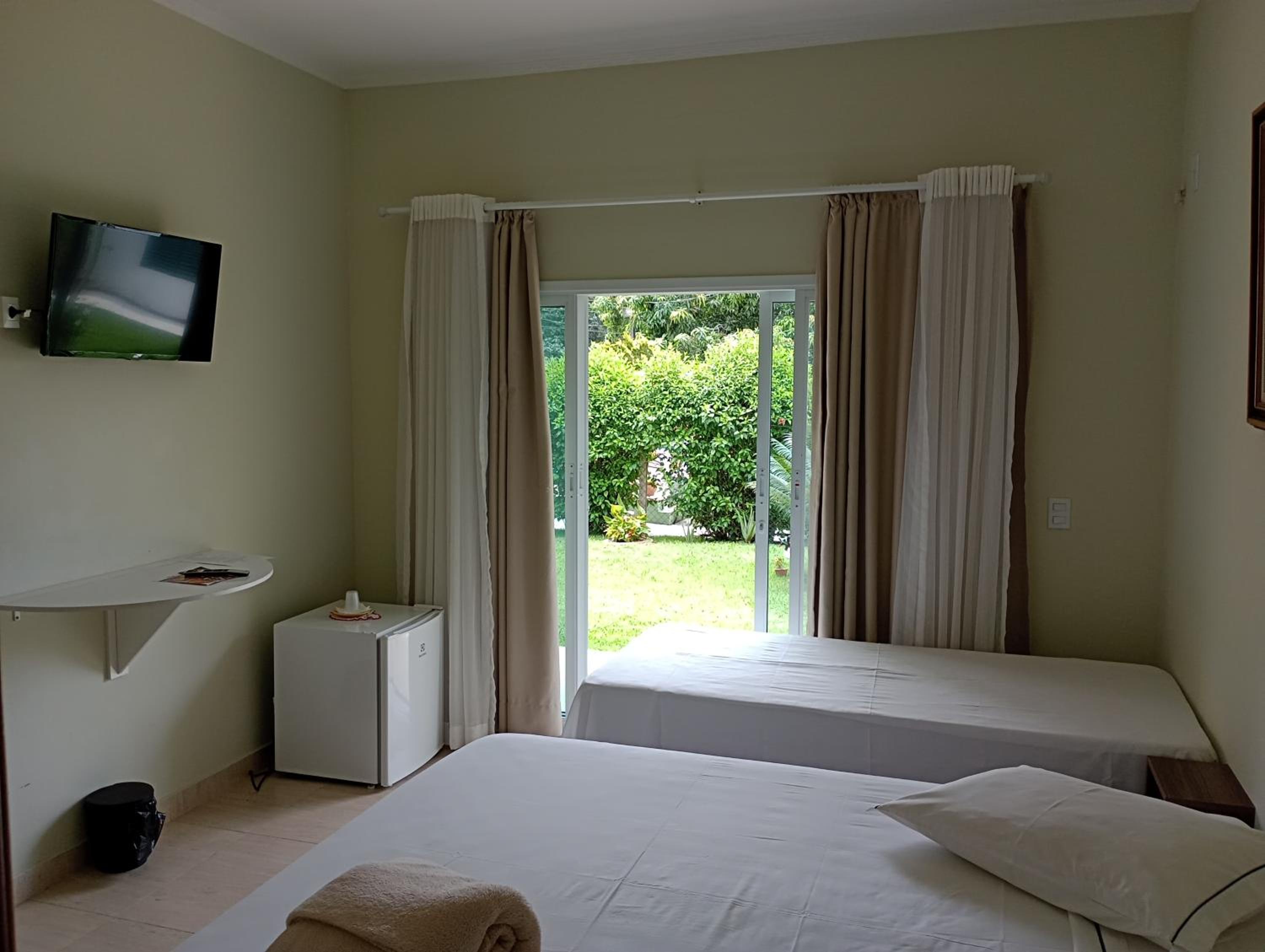 Double Room with Balcony (3 Adults) photo 3