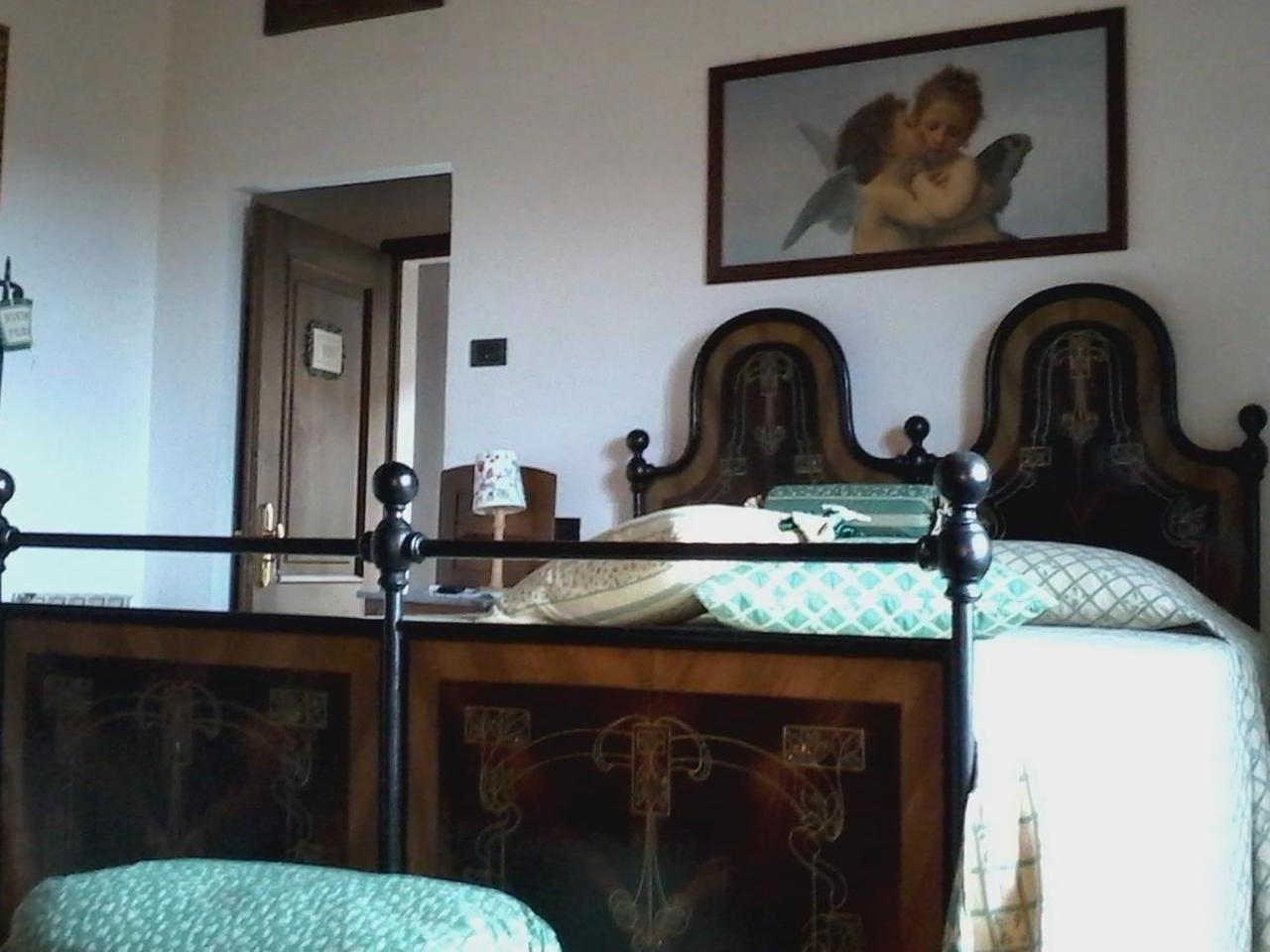 Double Room with Private Bathroom - Photo 1