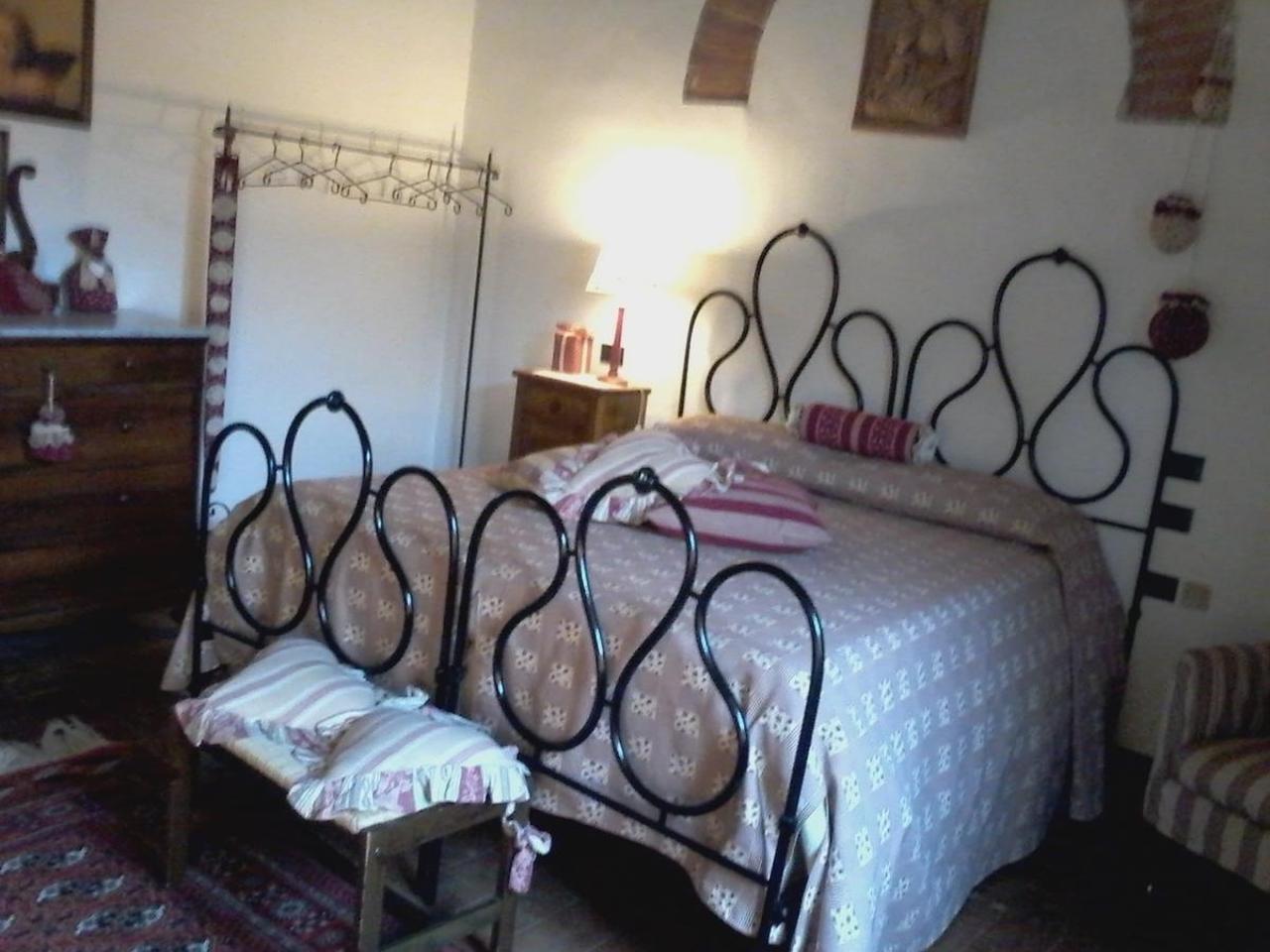 Double Room with Private Bathroom - Photo 2