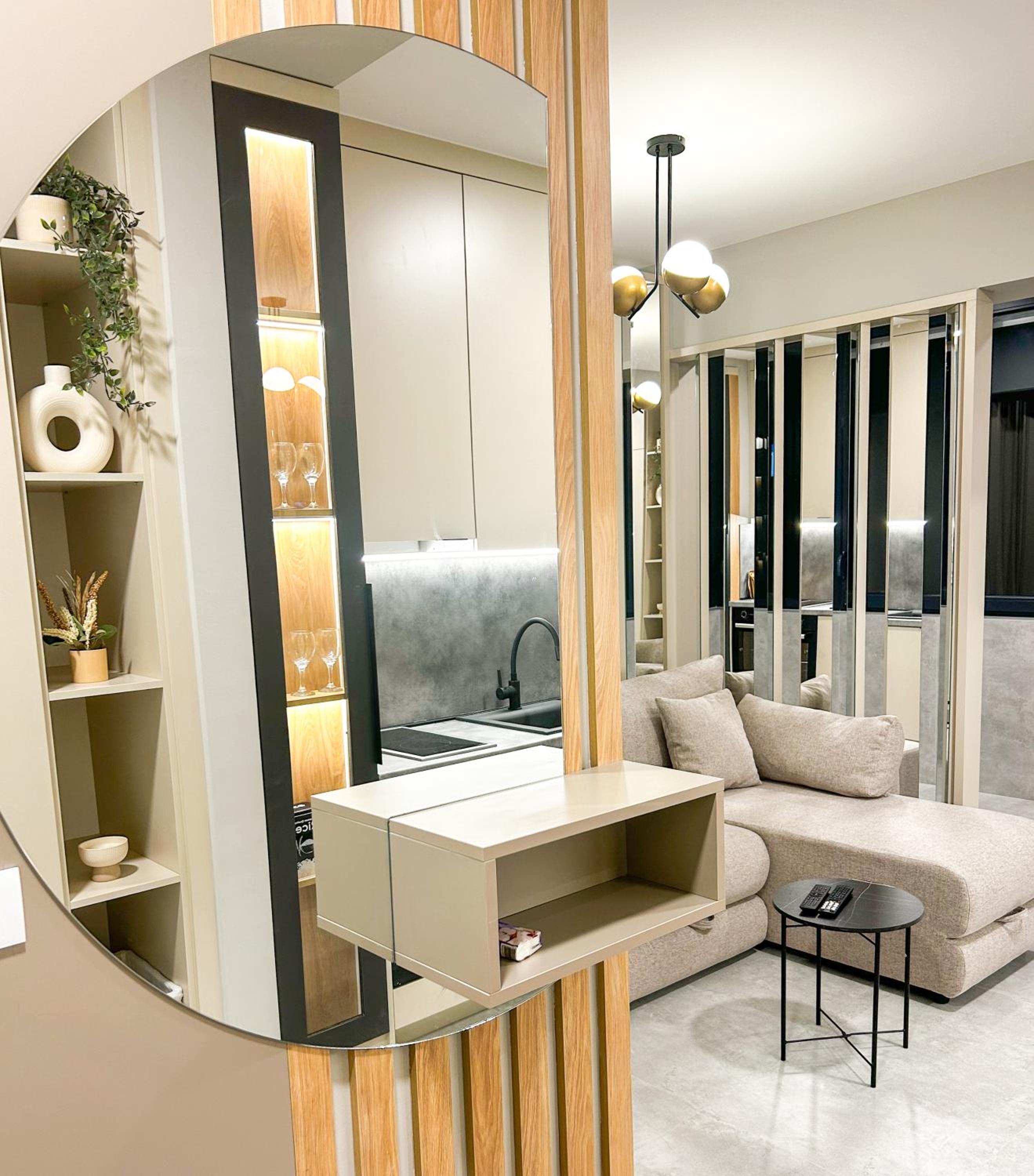 One-Bedroom Apartment photo 1