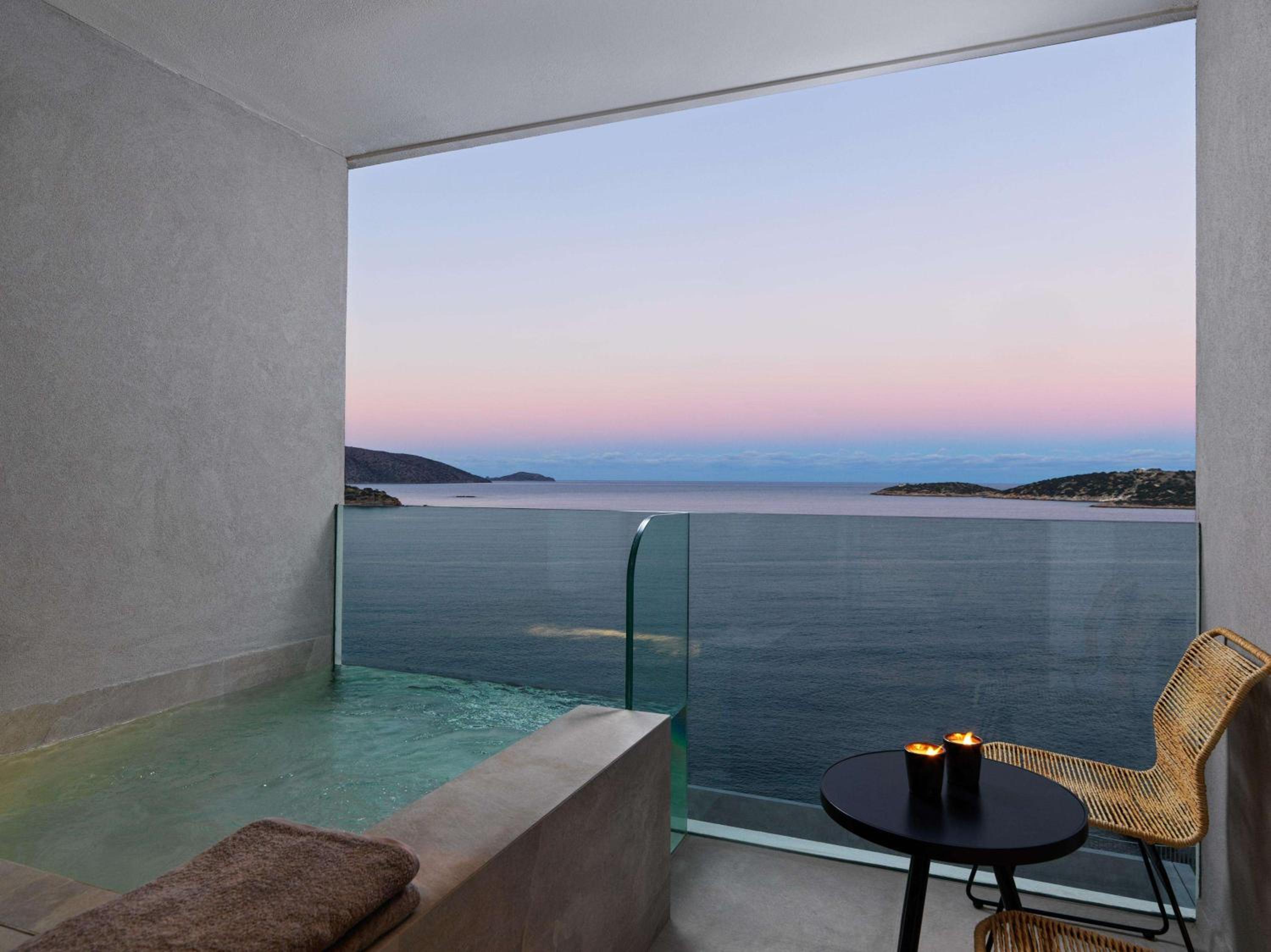 Deluxe Stunning Sea View Plunge Pool - Photo 3