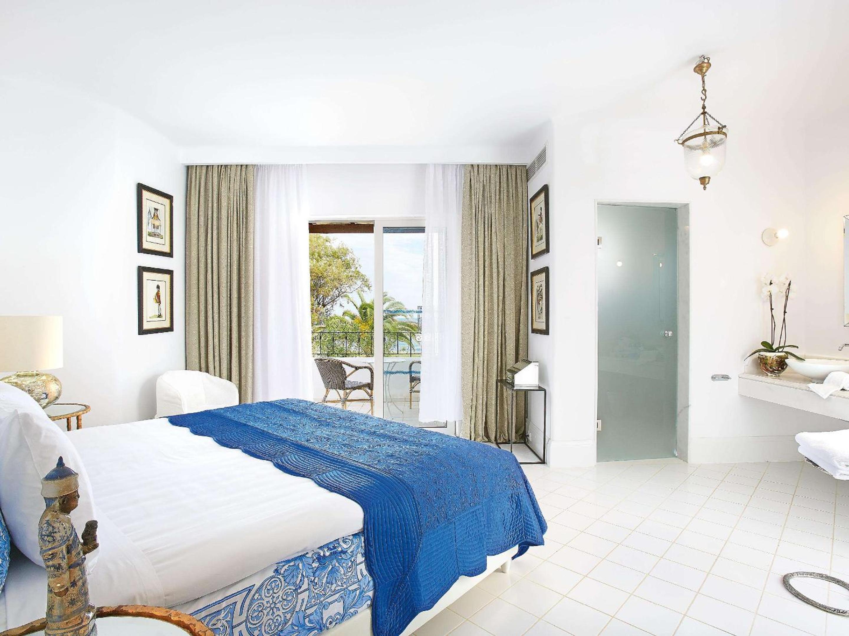 3-Bedroom Villa Private Pool & Garden