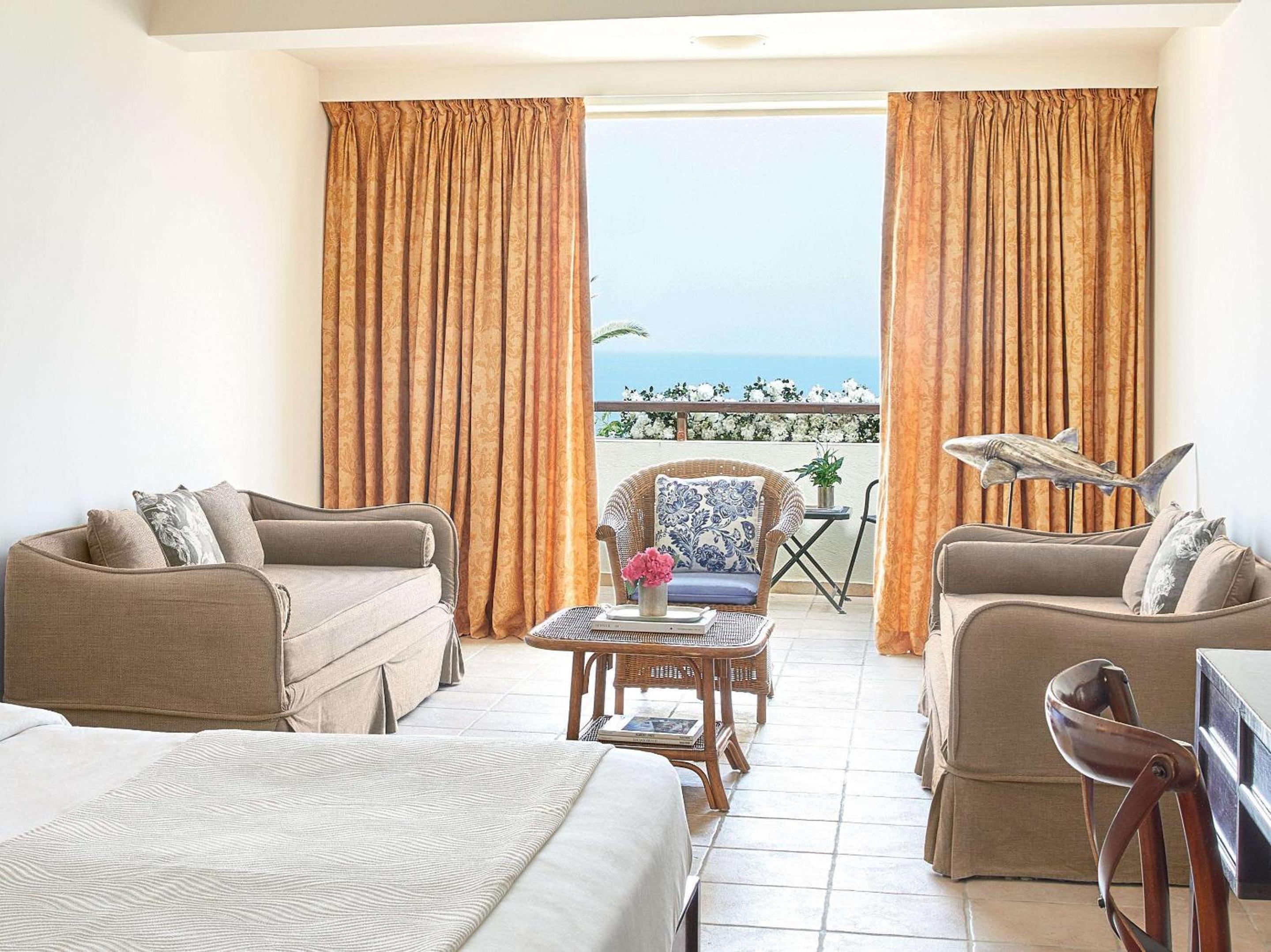 Family Room Open Plan Side Sea View - Photo 4