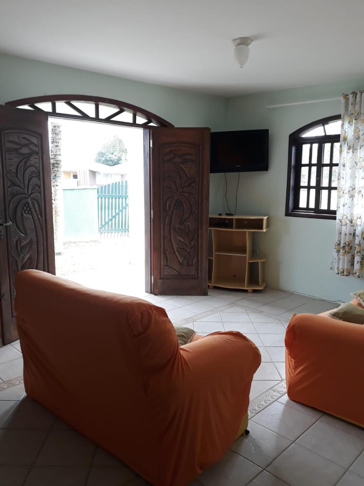 Six-Bedroom House photo 1