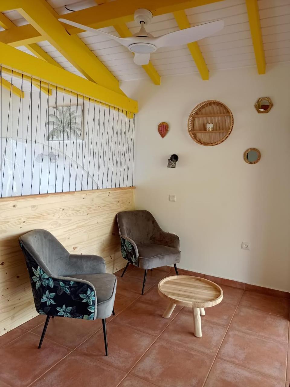 One-Bedroom House photo 3