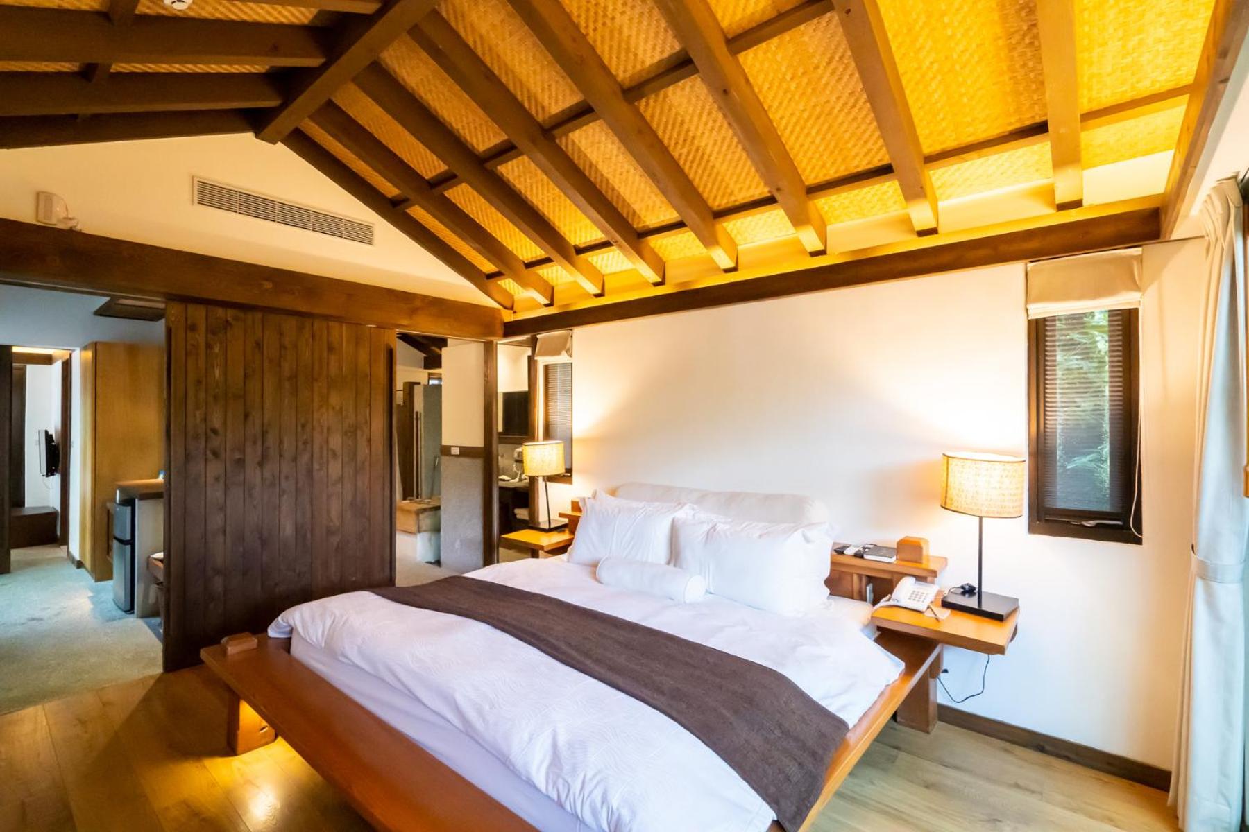 Deluxe Double Room with Bath photo 1