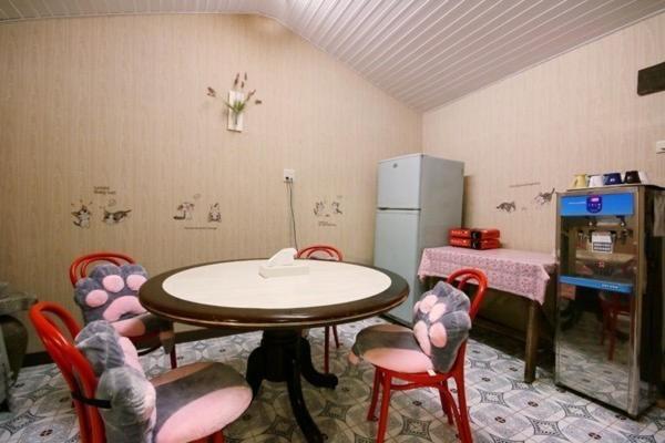 Family Room with Shower - Photo 4