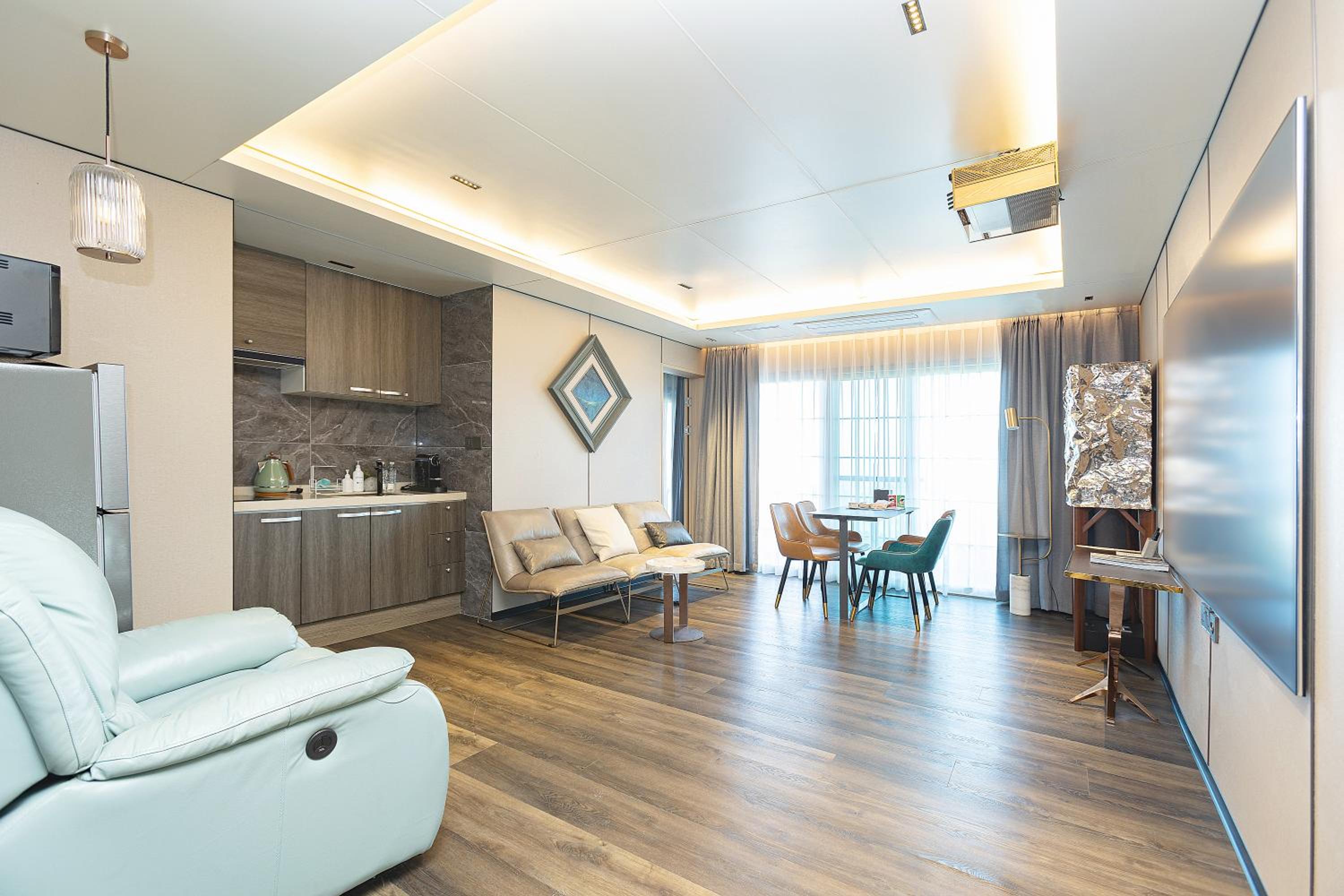  Green Valley Deluxe Family Room - Photo 3
