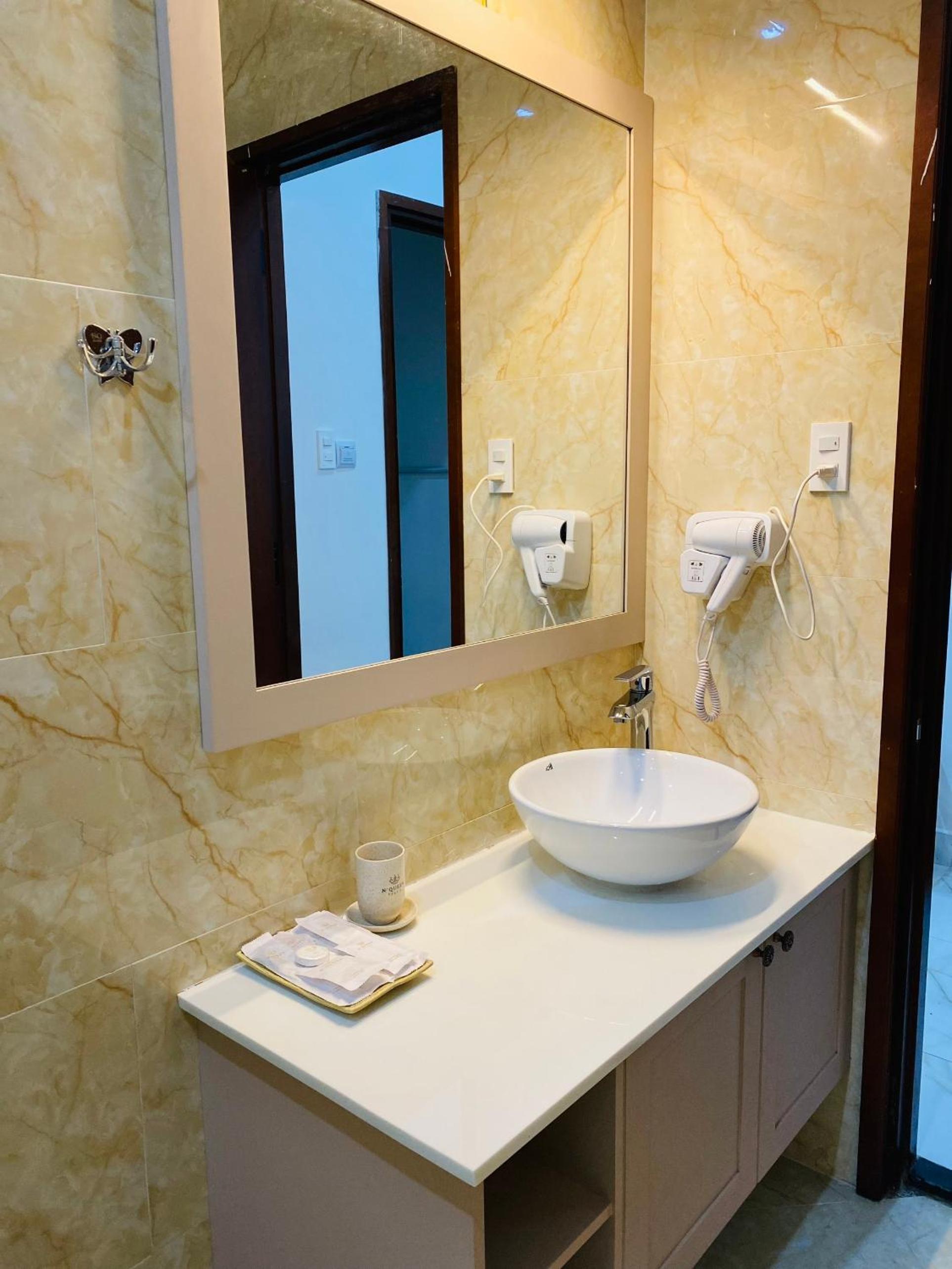Quadruple Room With Private Bathroom - Photo 4