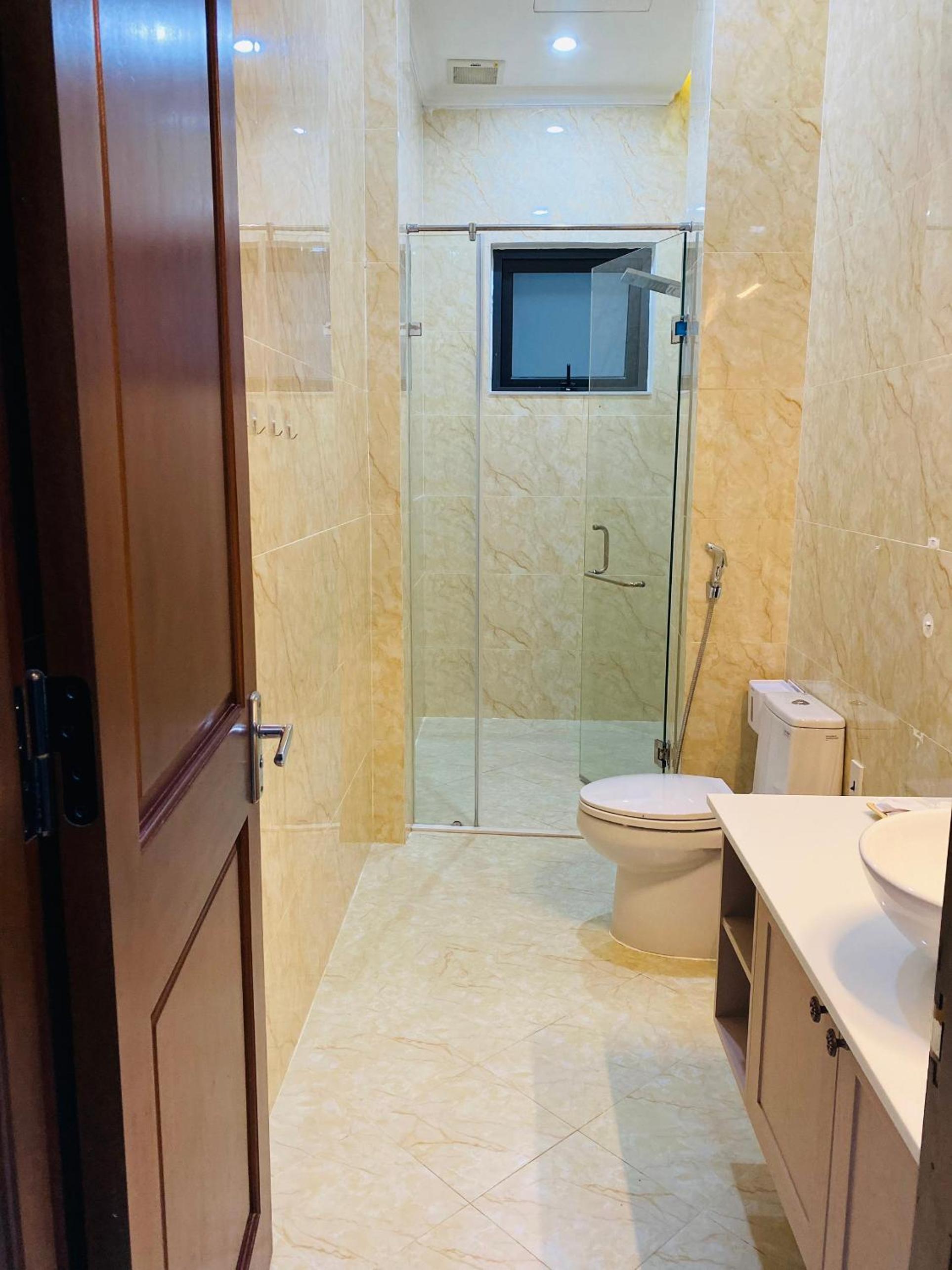 Quadruple Room With Private Bathroom - Photo 3