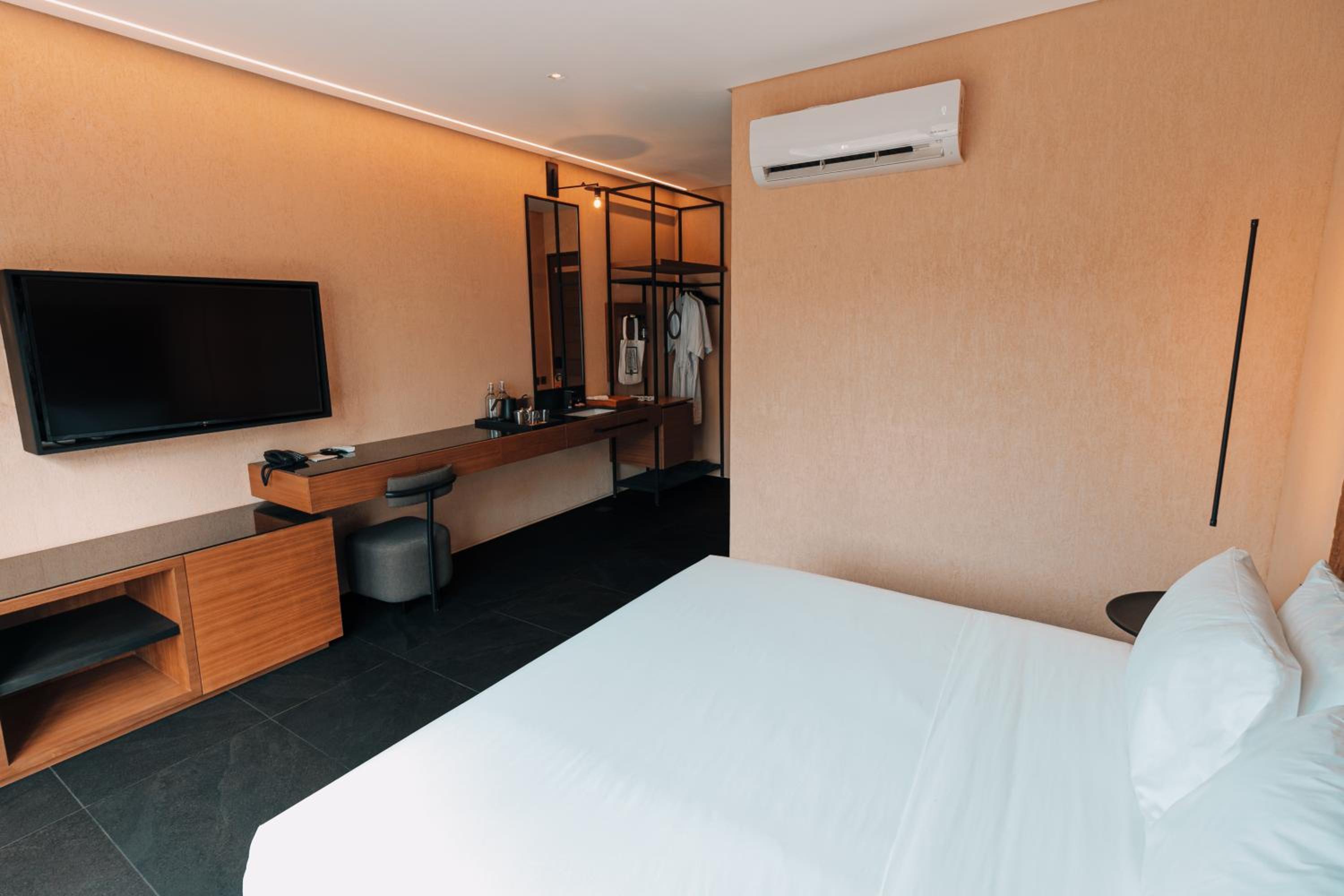 Double Room - Photo 7