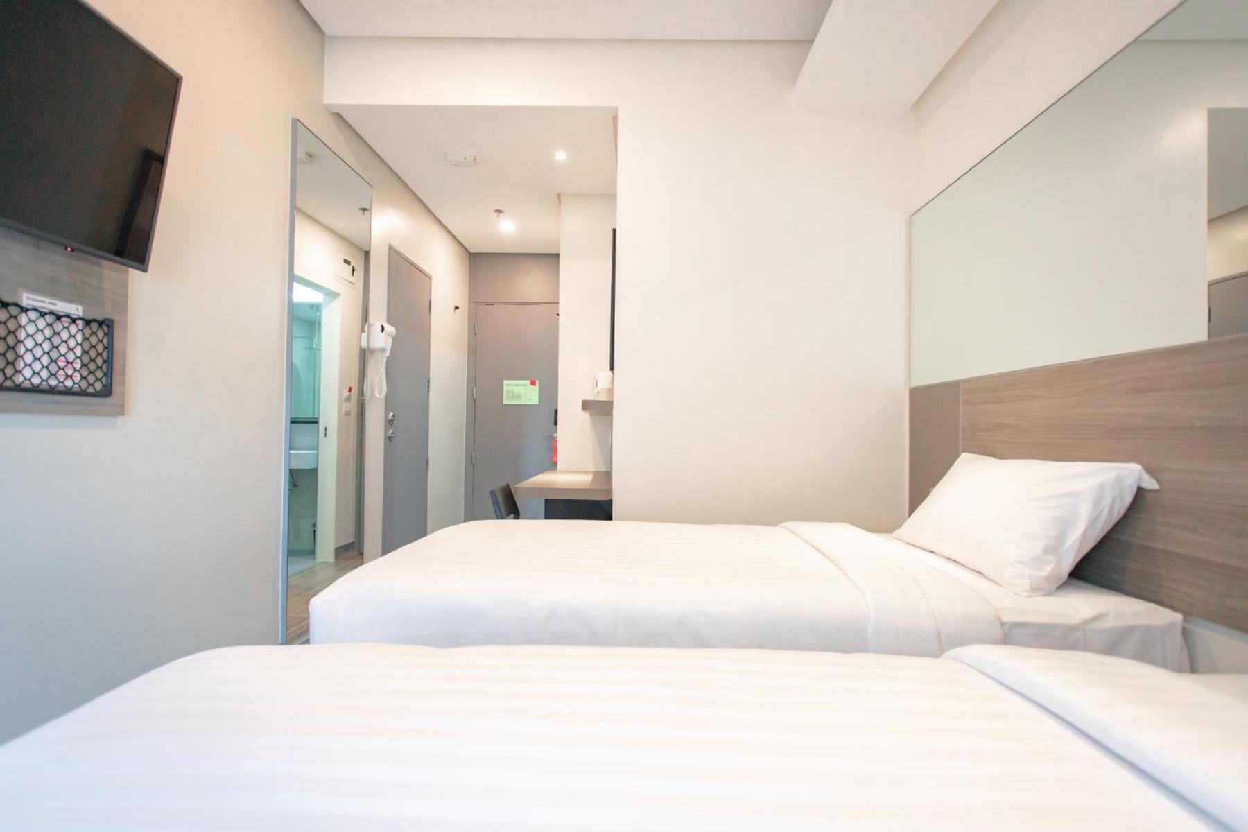 Twin Room - Photo 10