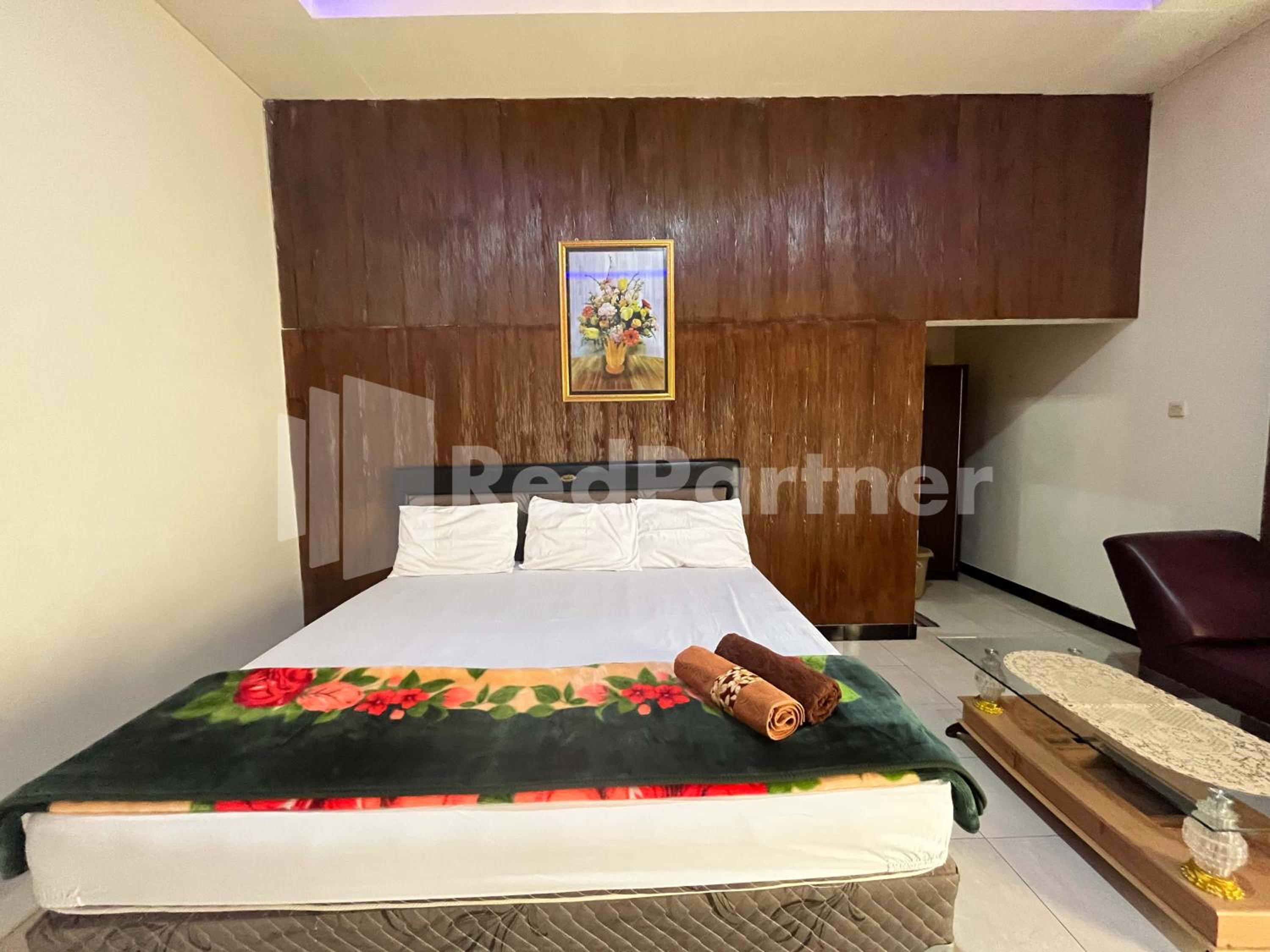 Suite - Photo 18