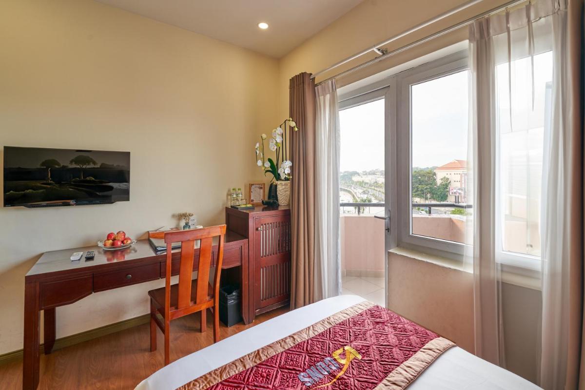 Twin Room with Balcony photo 3
