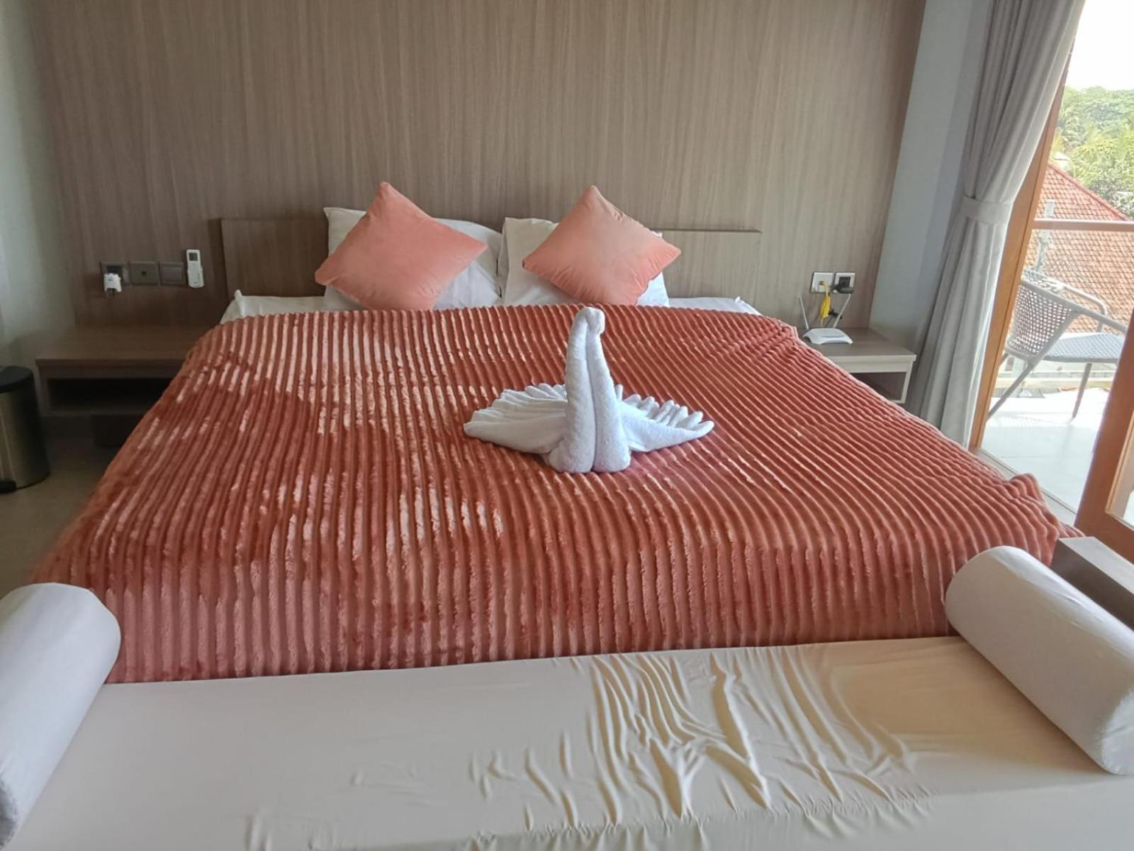 Deluxe Double Room with Balcony and Sea View