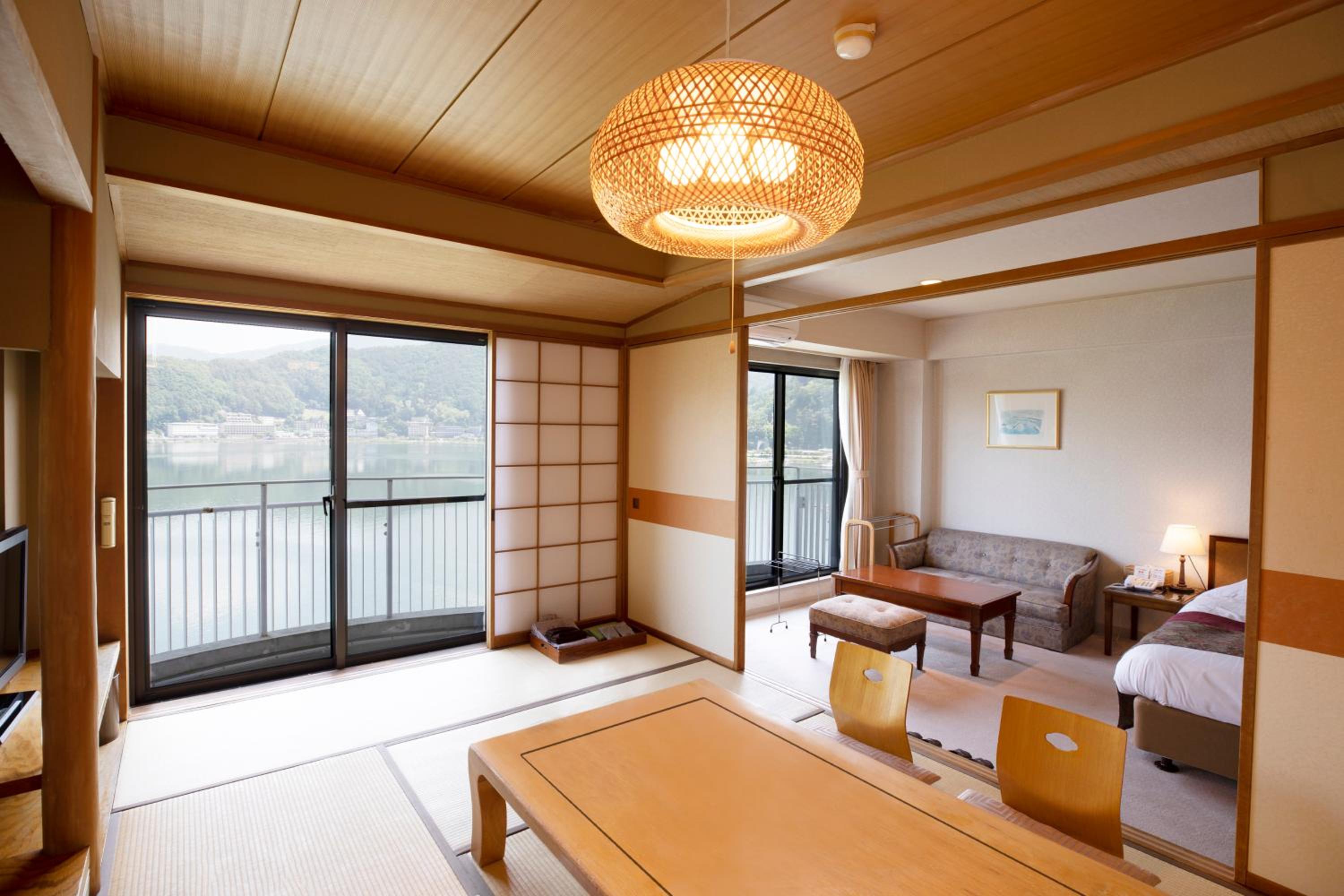 Superior Room with Tatami Area and Lake View - Non-Smoking - East Building