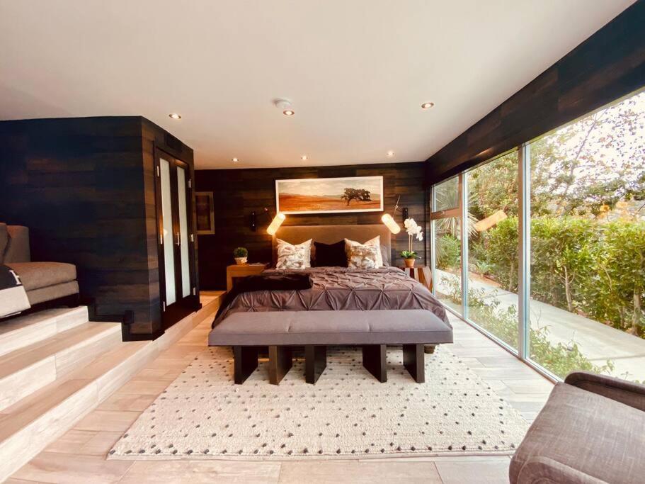 One-Bedroom House photo 1