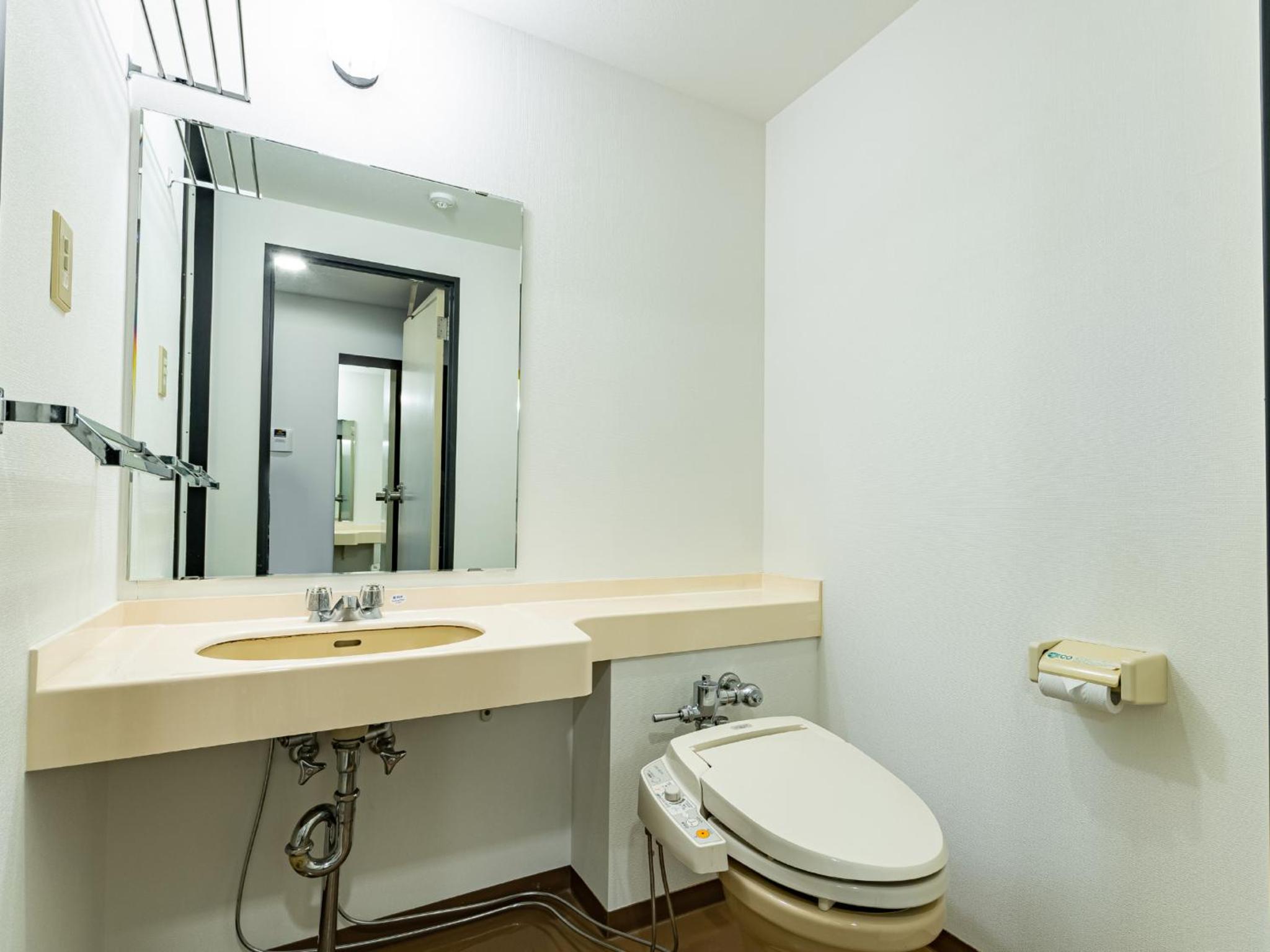 Triple Room - Smoking - Photo 10