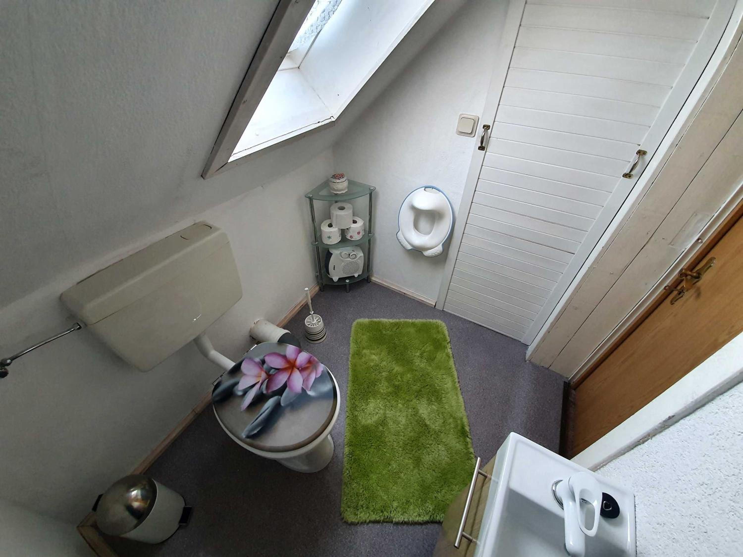 Two-Bedroom Apartment with Balcony photo 3