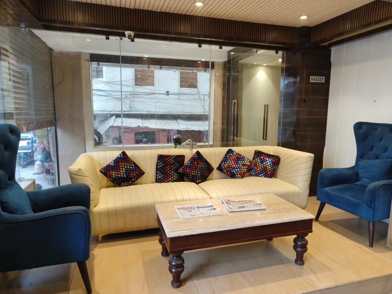 Deluxe Room - Photo 7