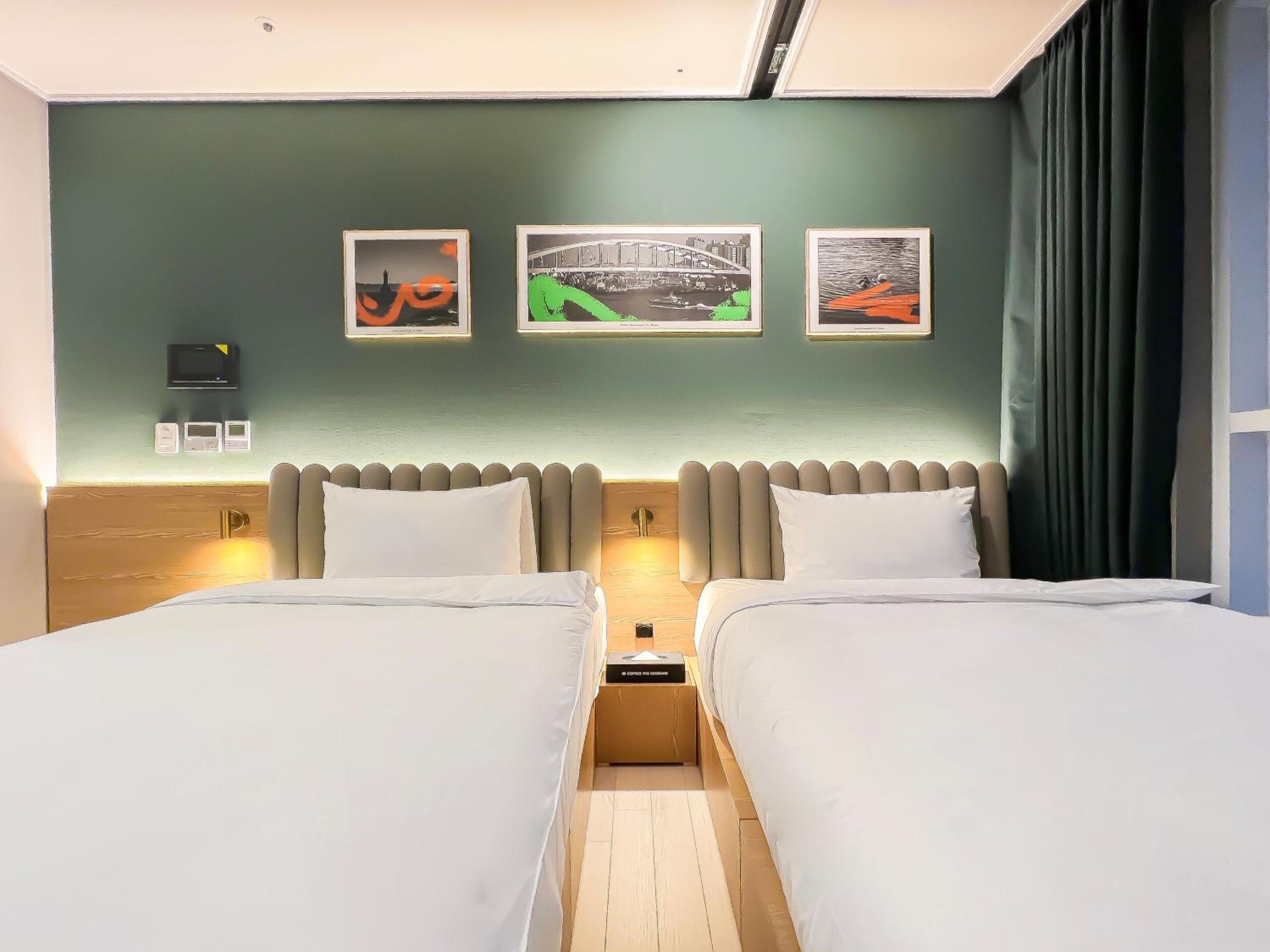 Standard Twin Room