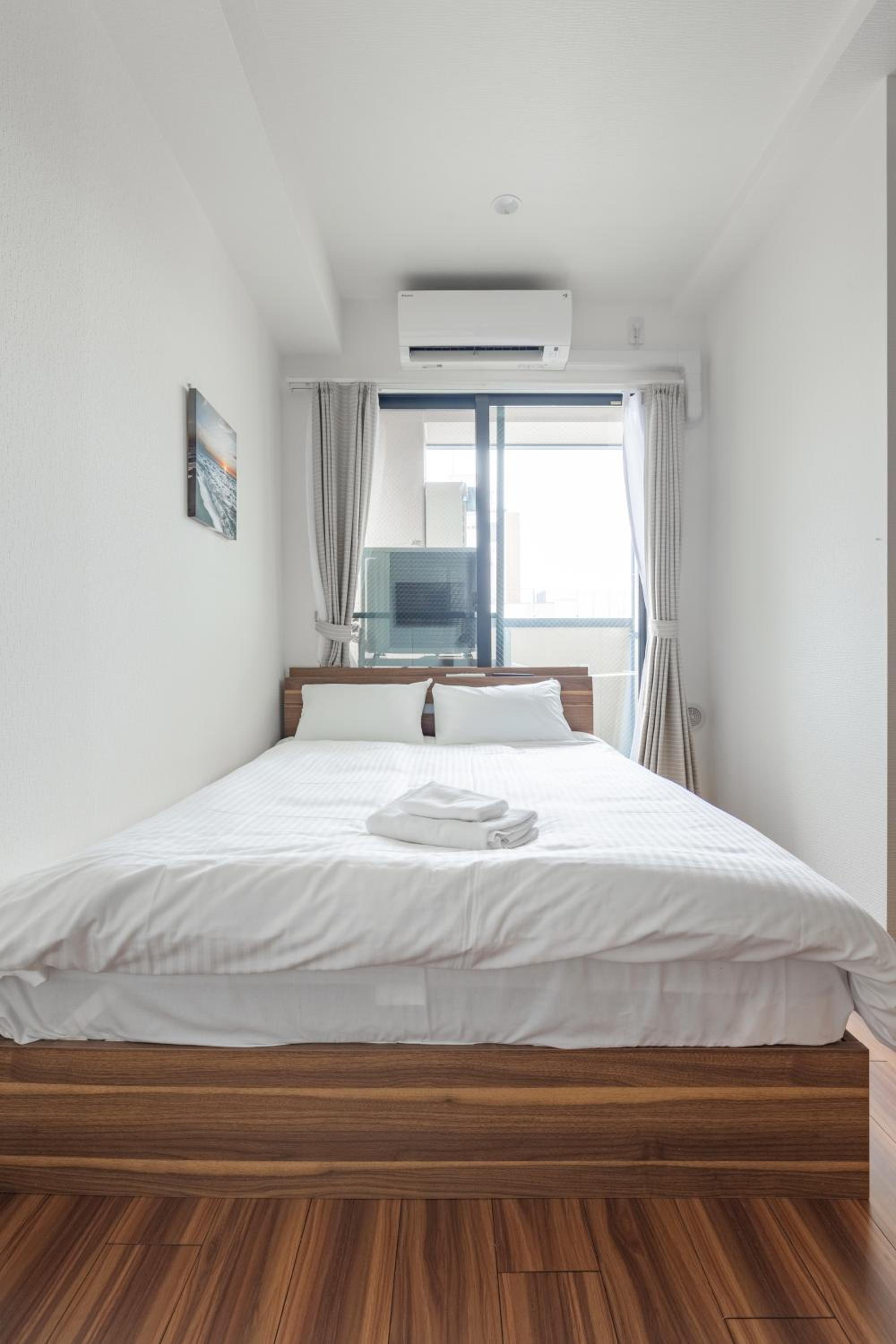 One-Bedroom Apartment photo 1