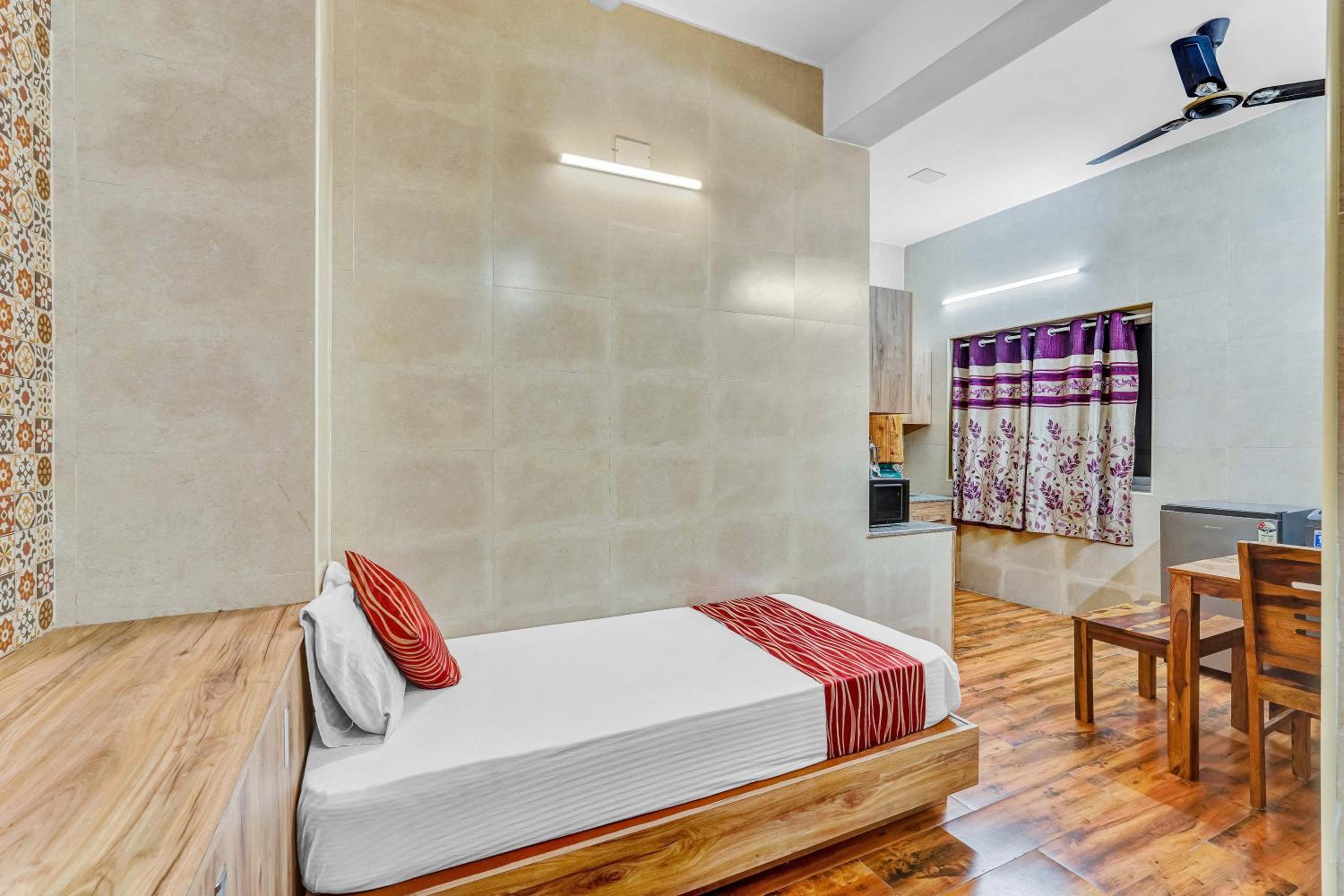One-Bedroom Apartment - Photo 18