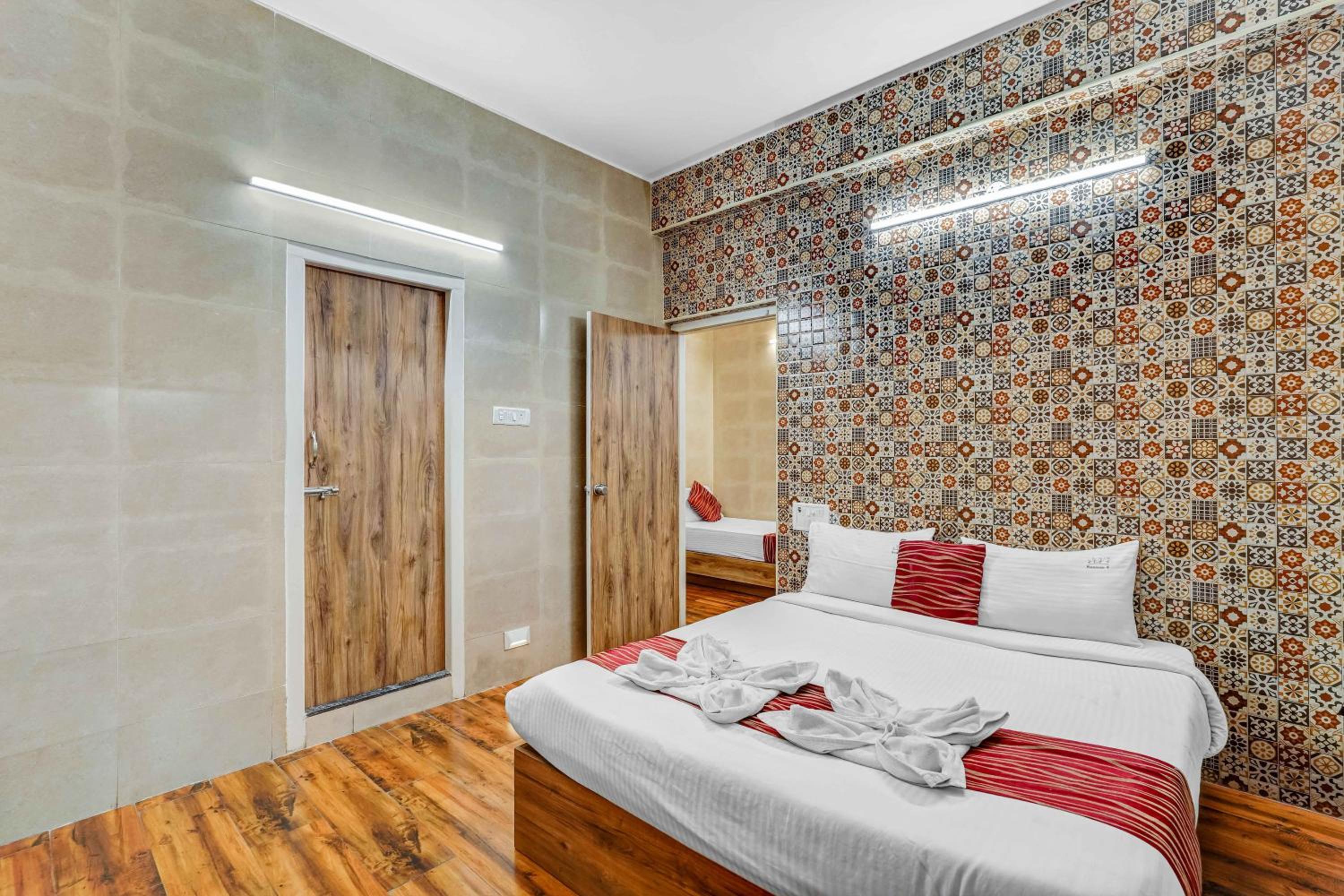 One-Bedroom Apartment - Photo 1