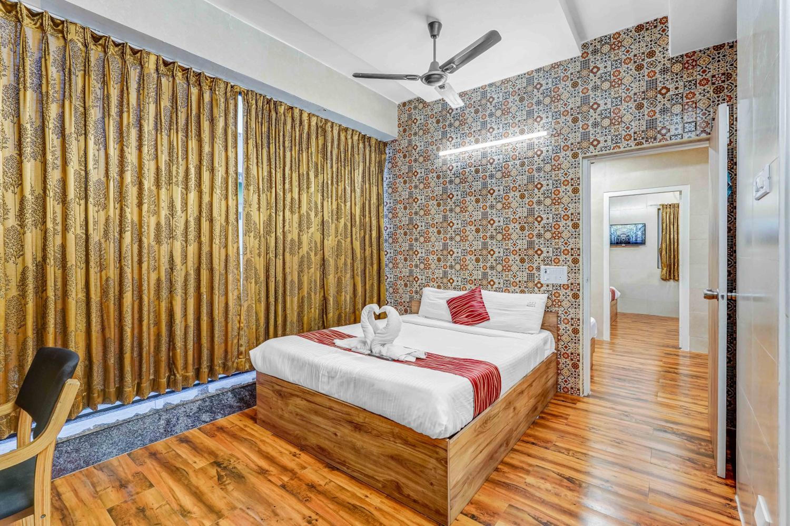 Two-Bedroom Apartment - Photo 13