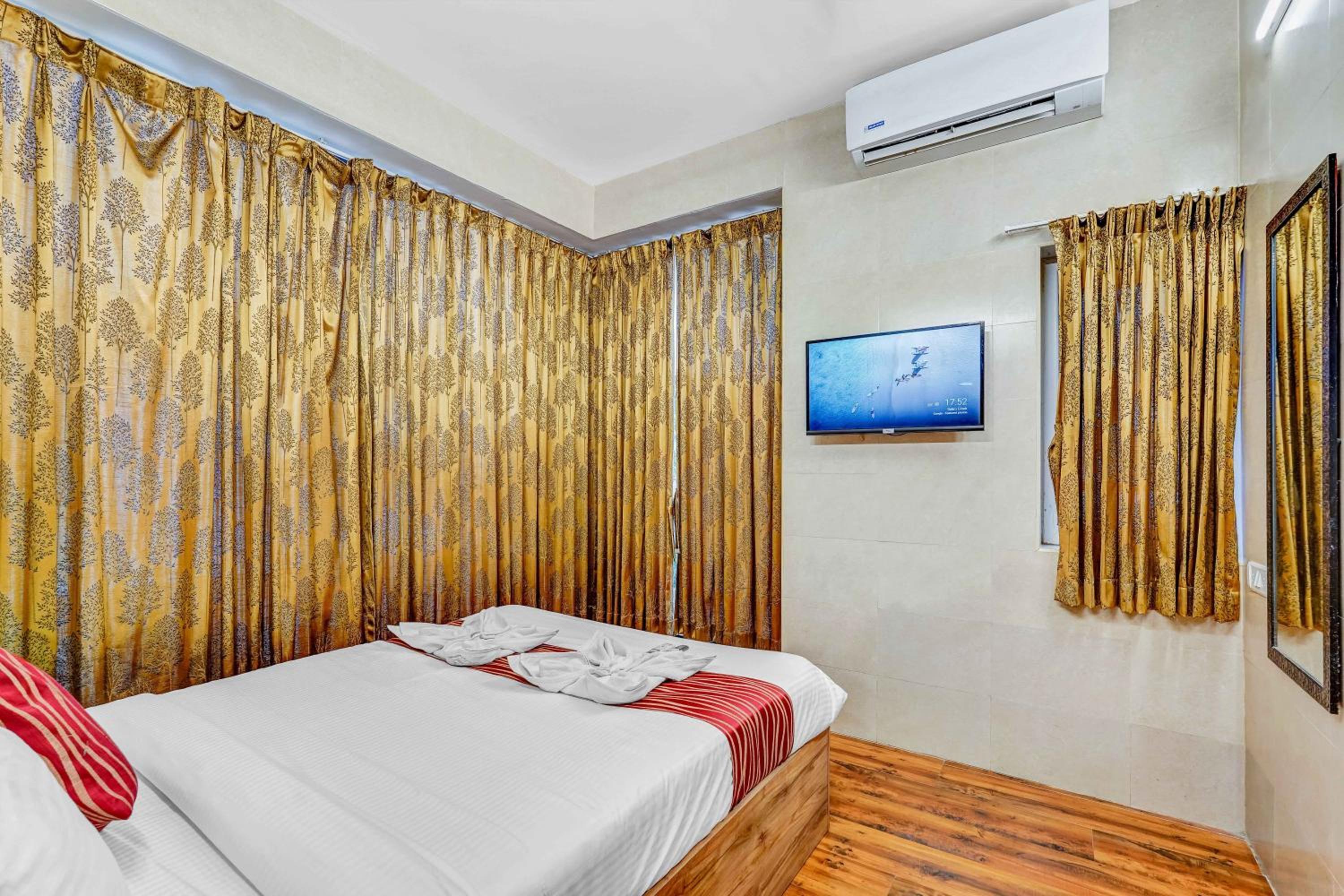 Two-Bedroom Apartment - Photo 15