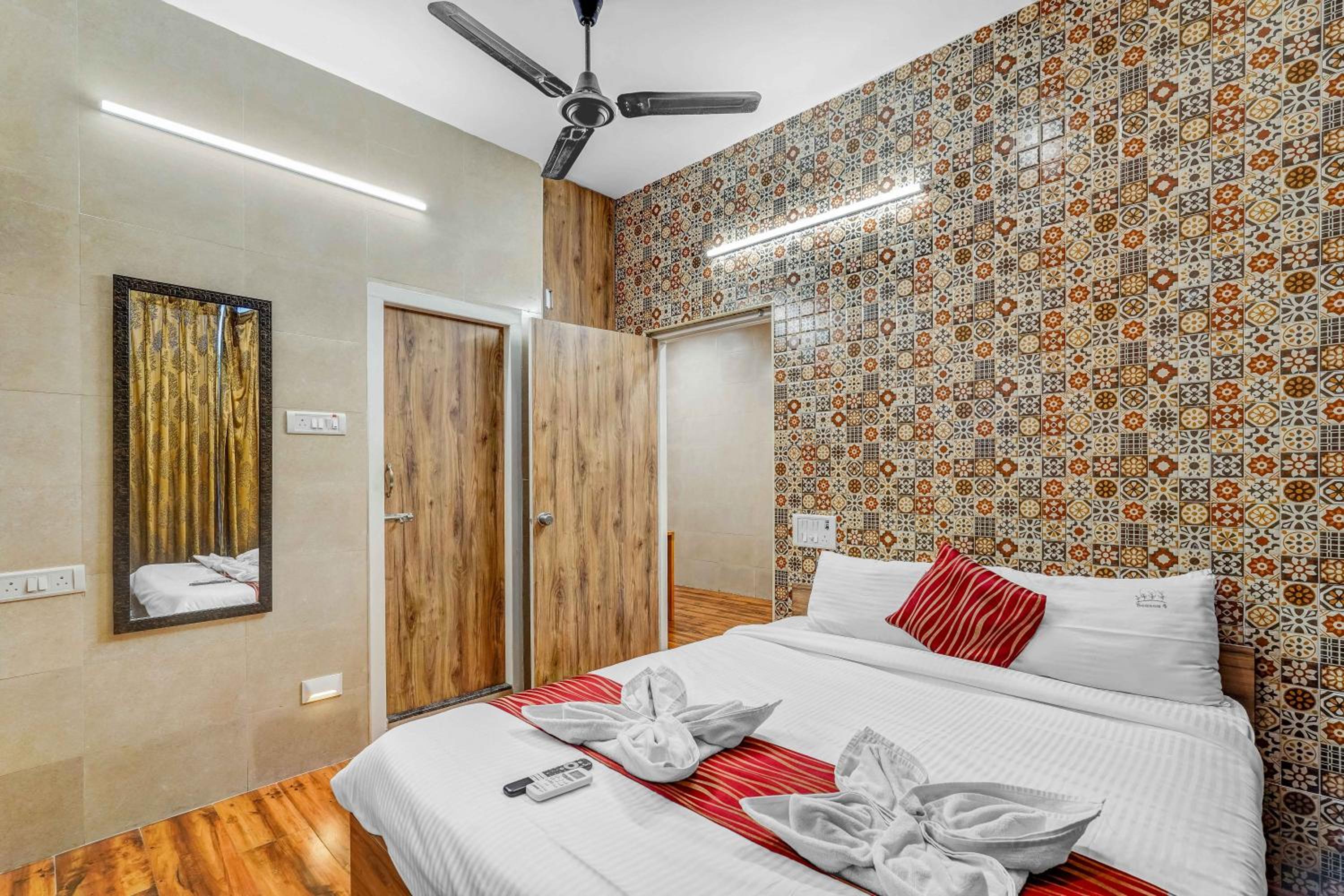 Two-Bedroom Apartment - Photo 16