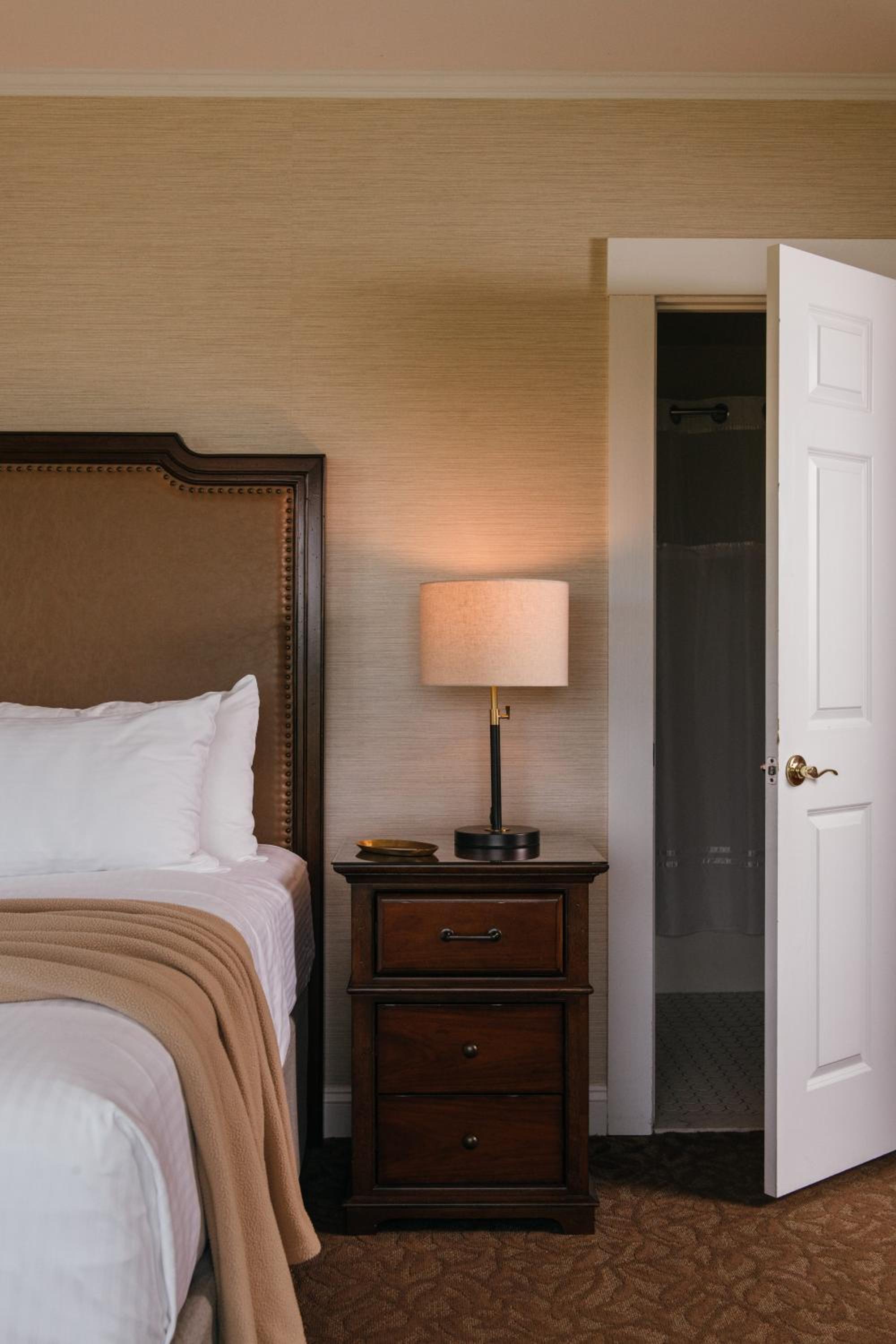 Queen Suite