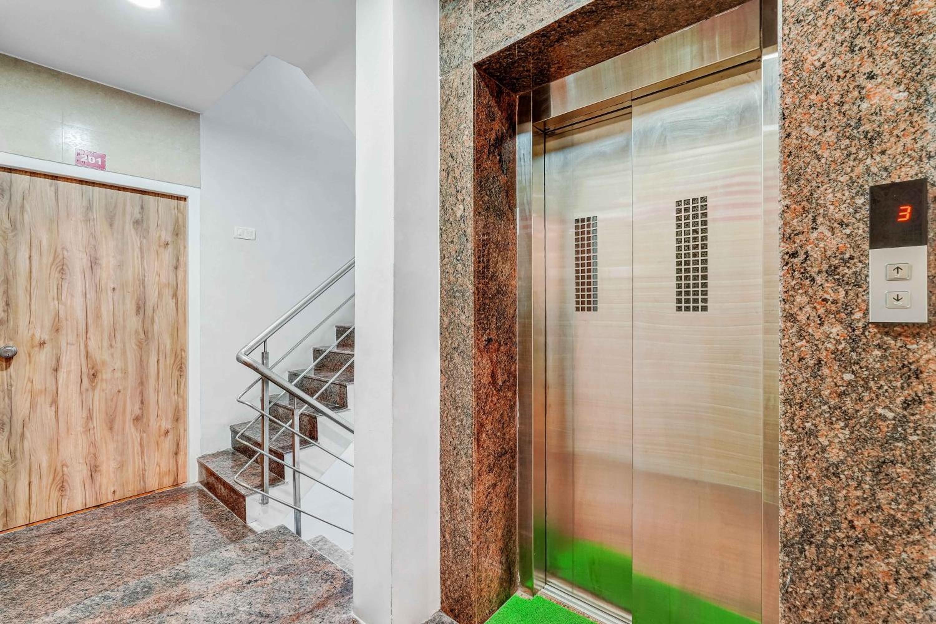 One-Bedroom Apartment - Photo 8