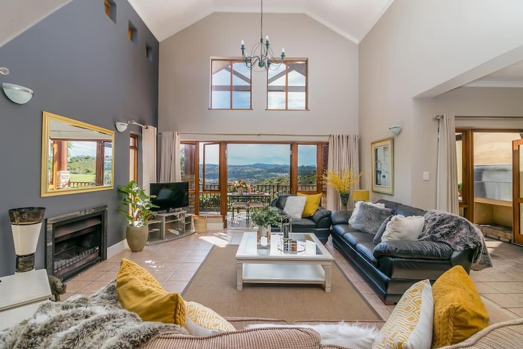 Three-Bedroom Villa photo 1