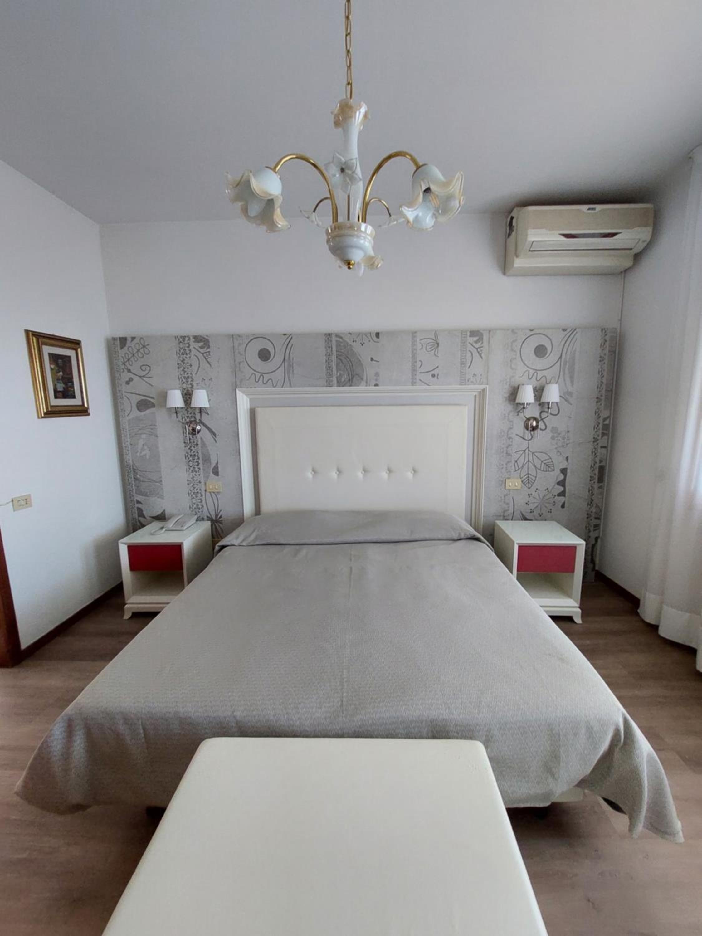 Deluxe Double Room with Balcony photo 1