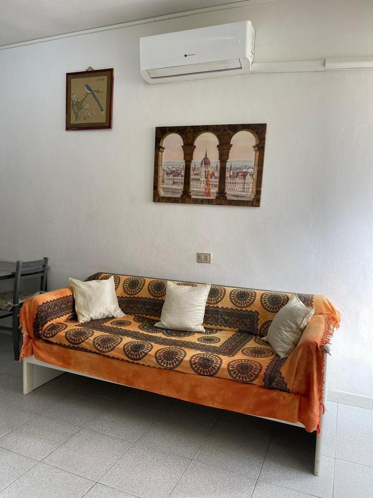 One-Bedroom House photo 2