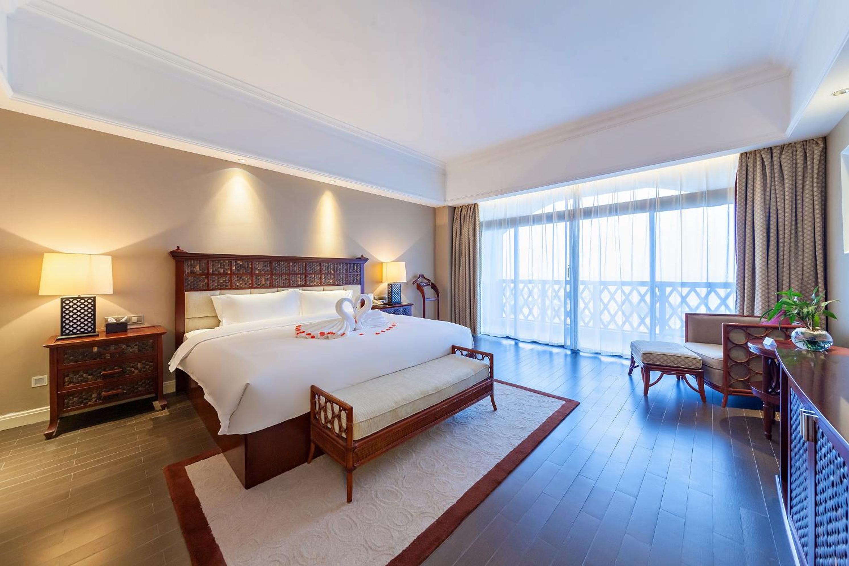 Deluxe Sea View Suite