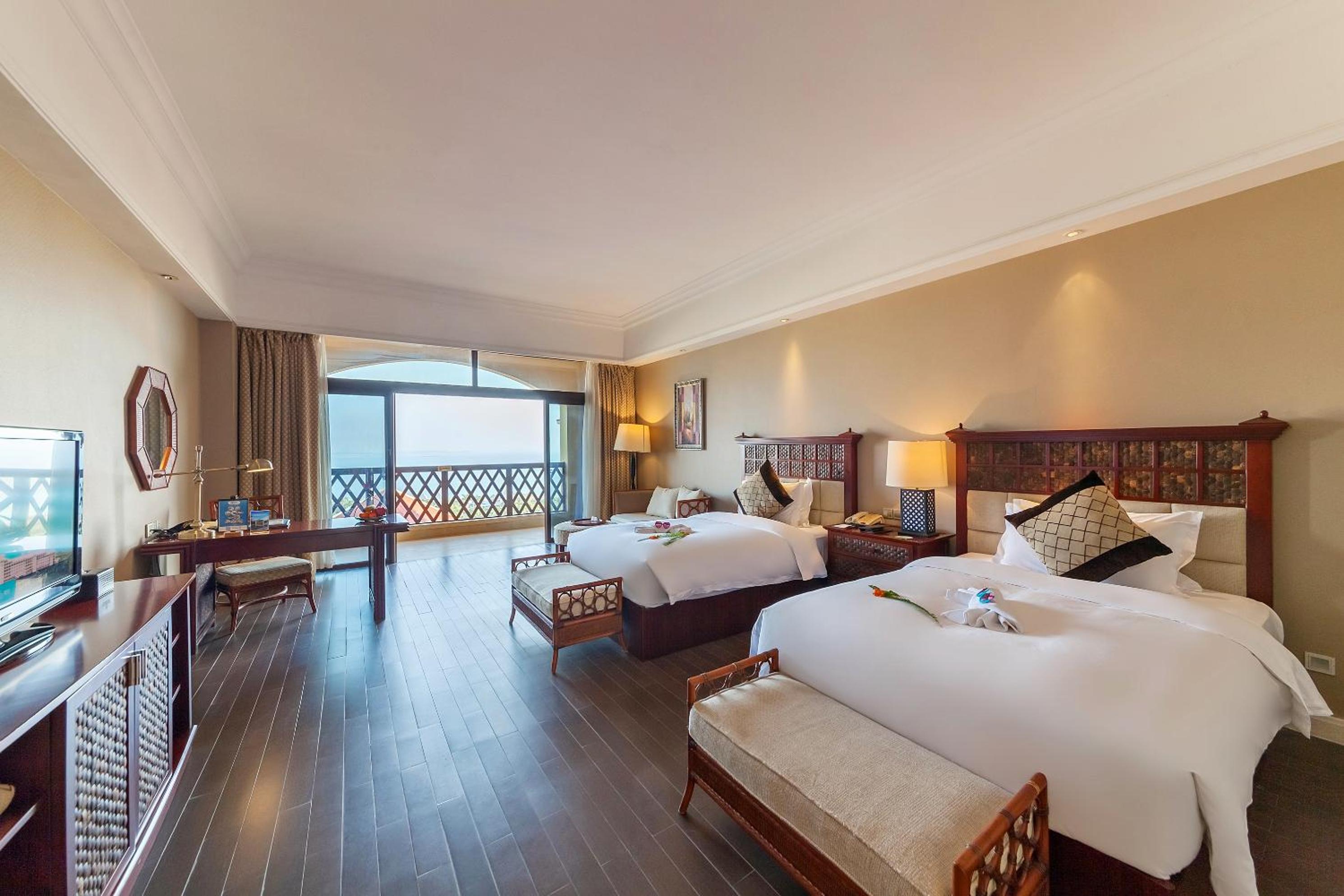 Elegant Sea-View Twin Room