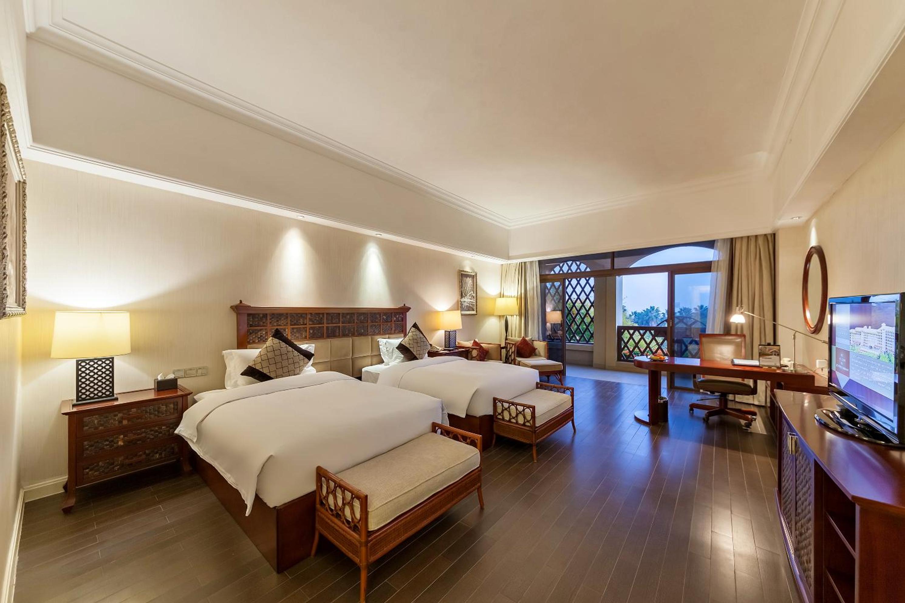 Deluxe Garden View Balcony Twin Room
