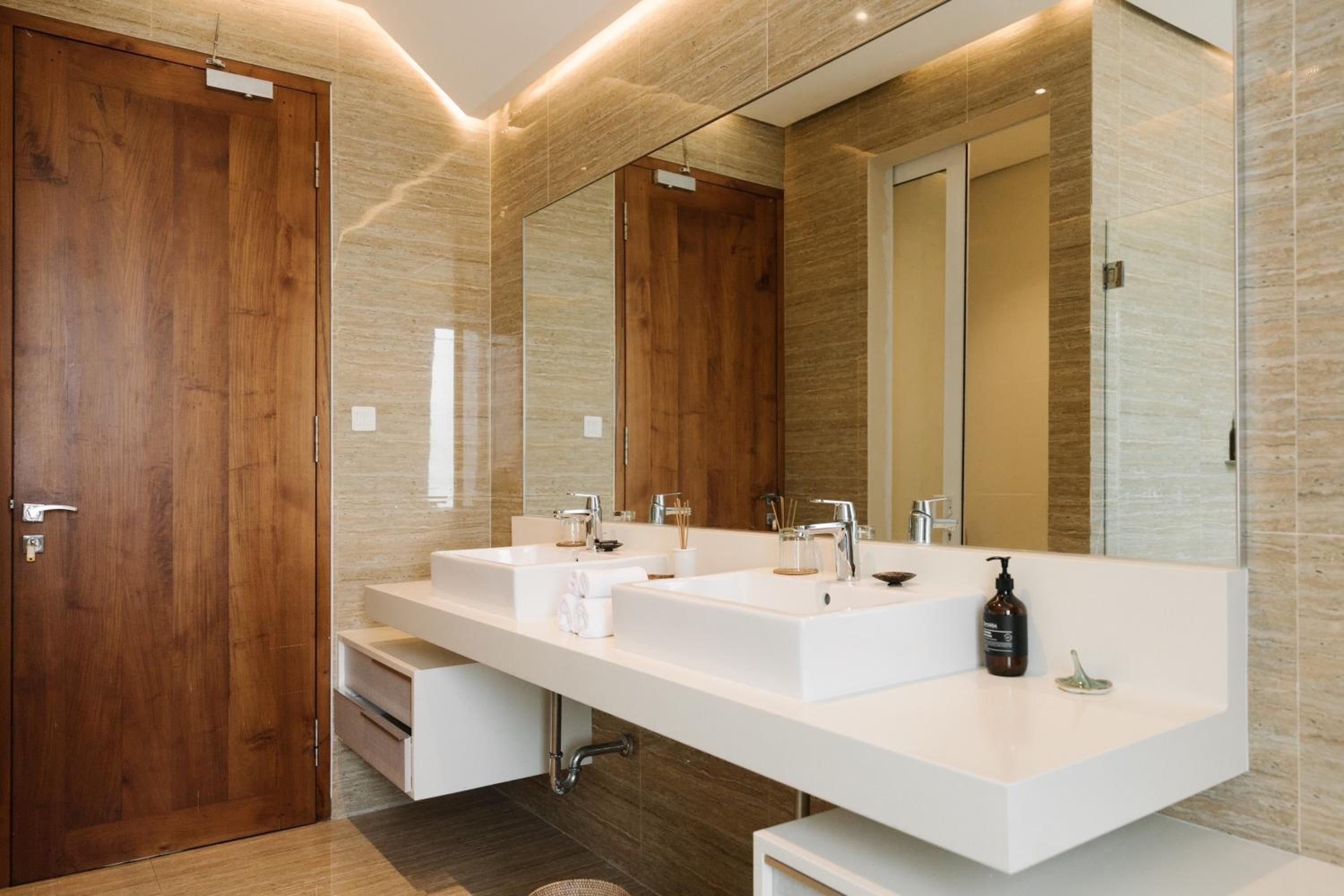 Three-Bedroom Villa - Photo 3