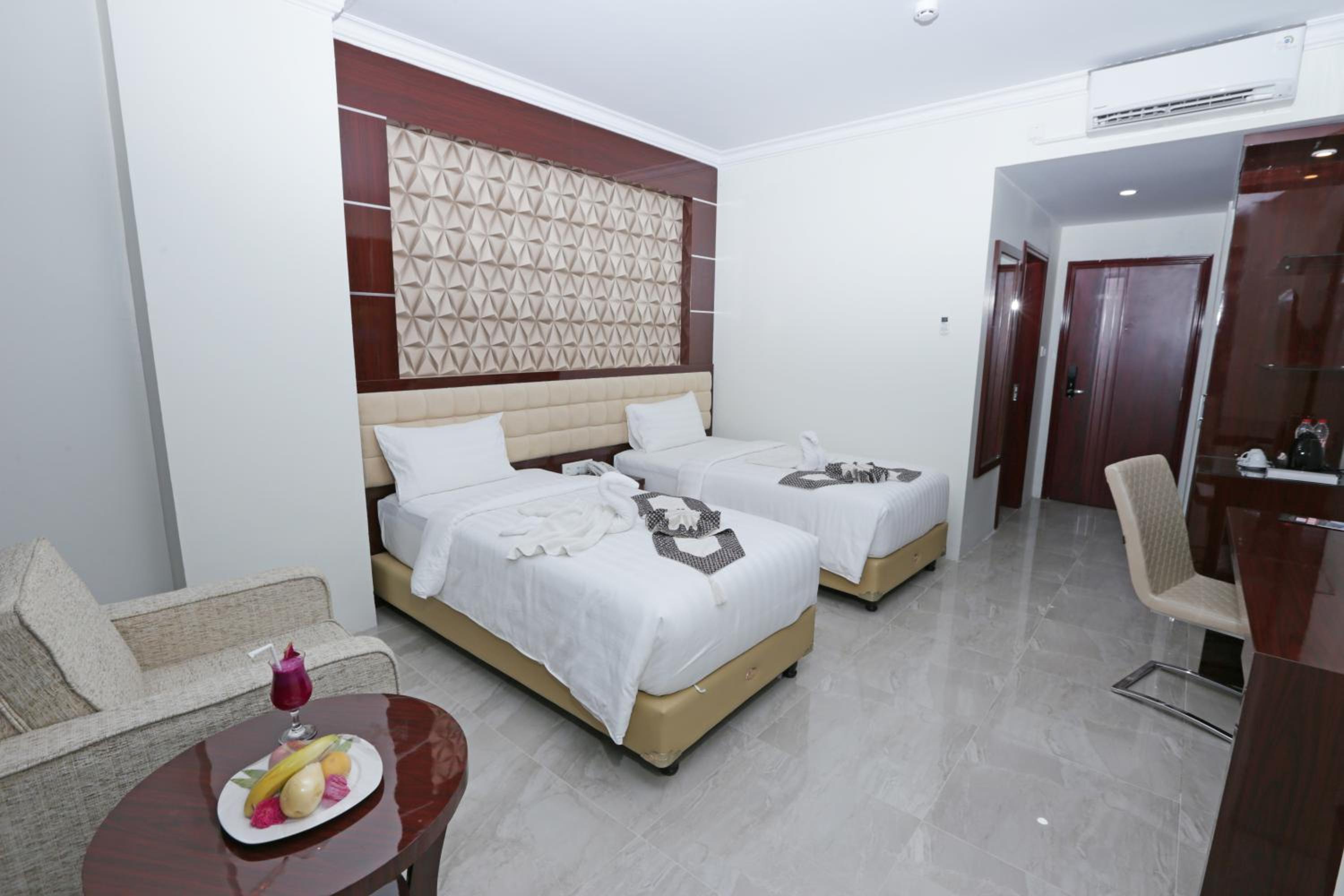 Deluxe Double or Twin Room photo 3