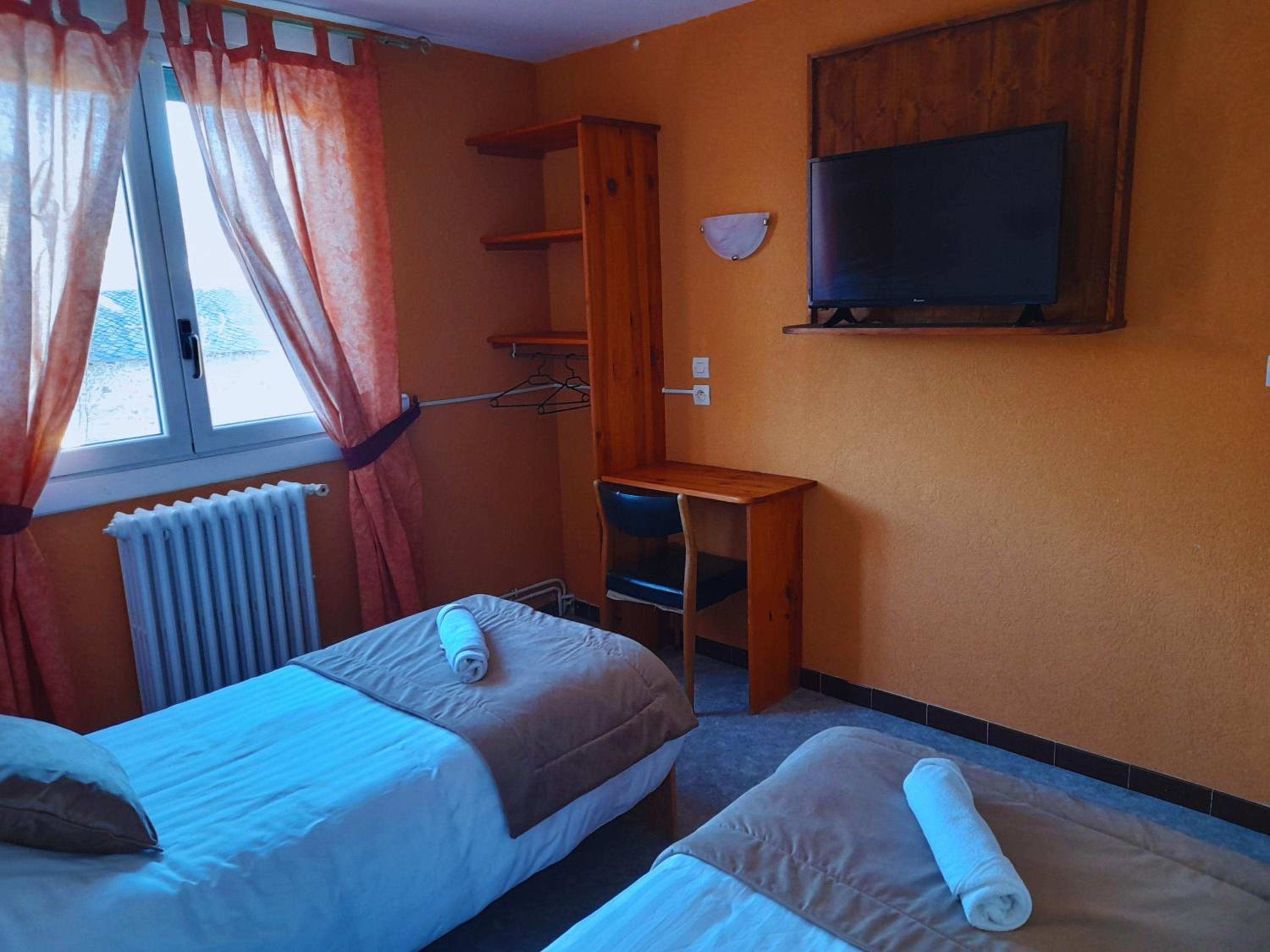 Quadruple Room - Photo 5