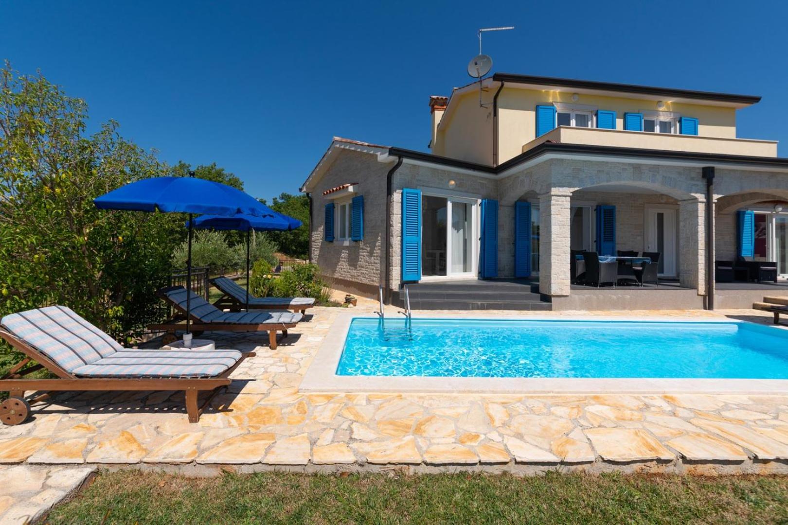 Three-Bedroom Villa photo 3